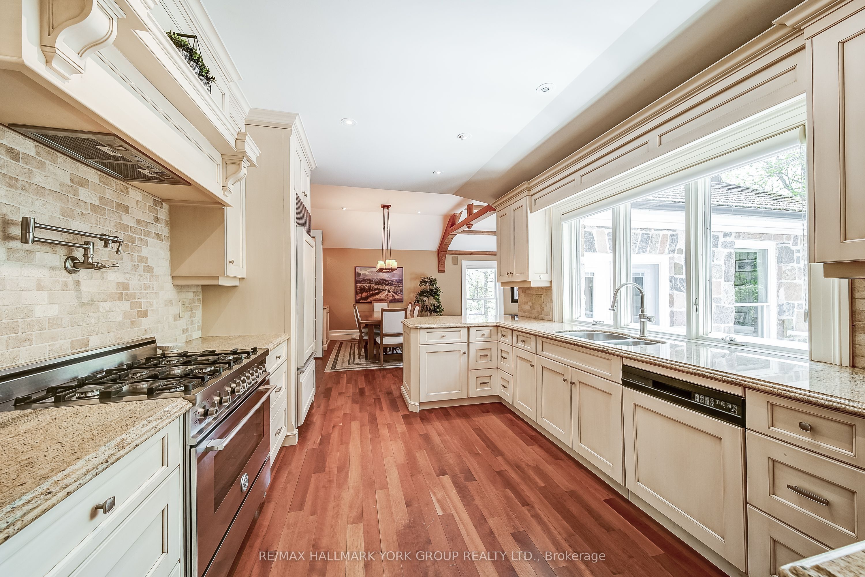 553 St John's Sideroad Property Photo 12