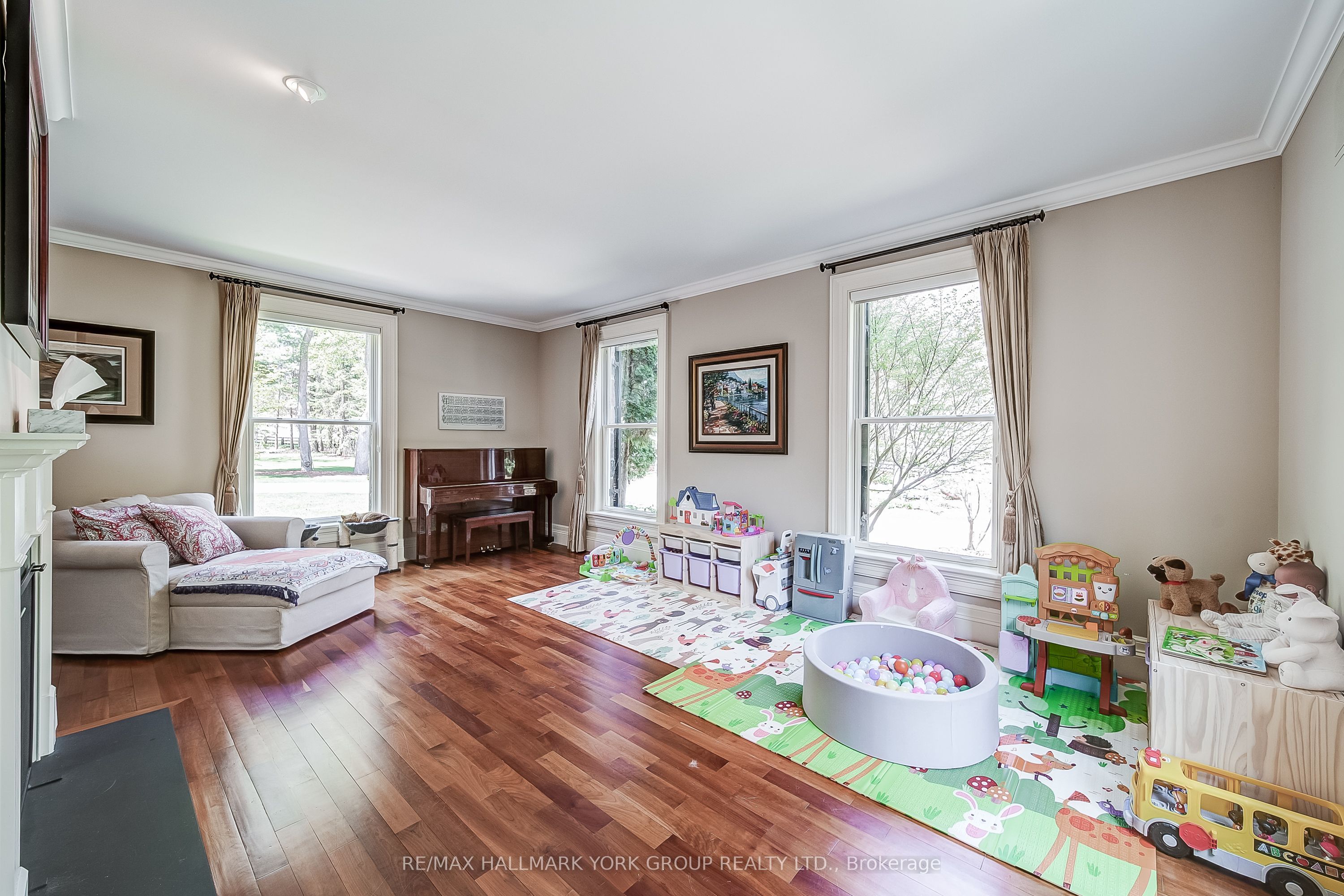 553 St John's Sideroad Property Photo 14