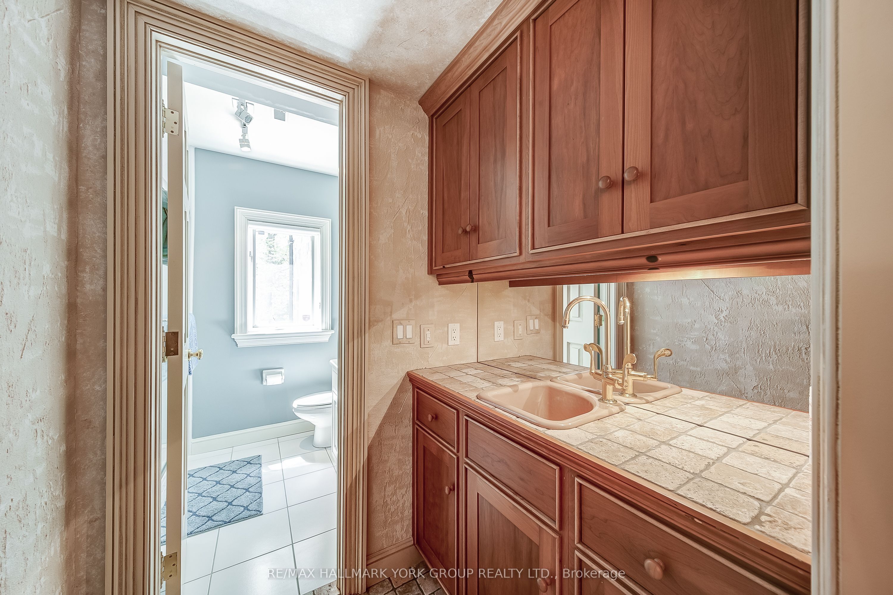 553 St John's Sideroad Property Photo 30