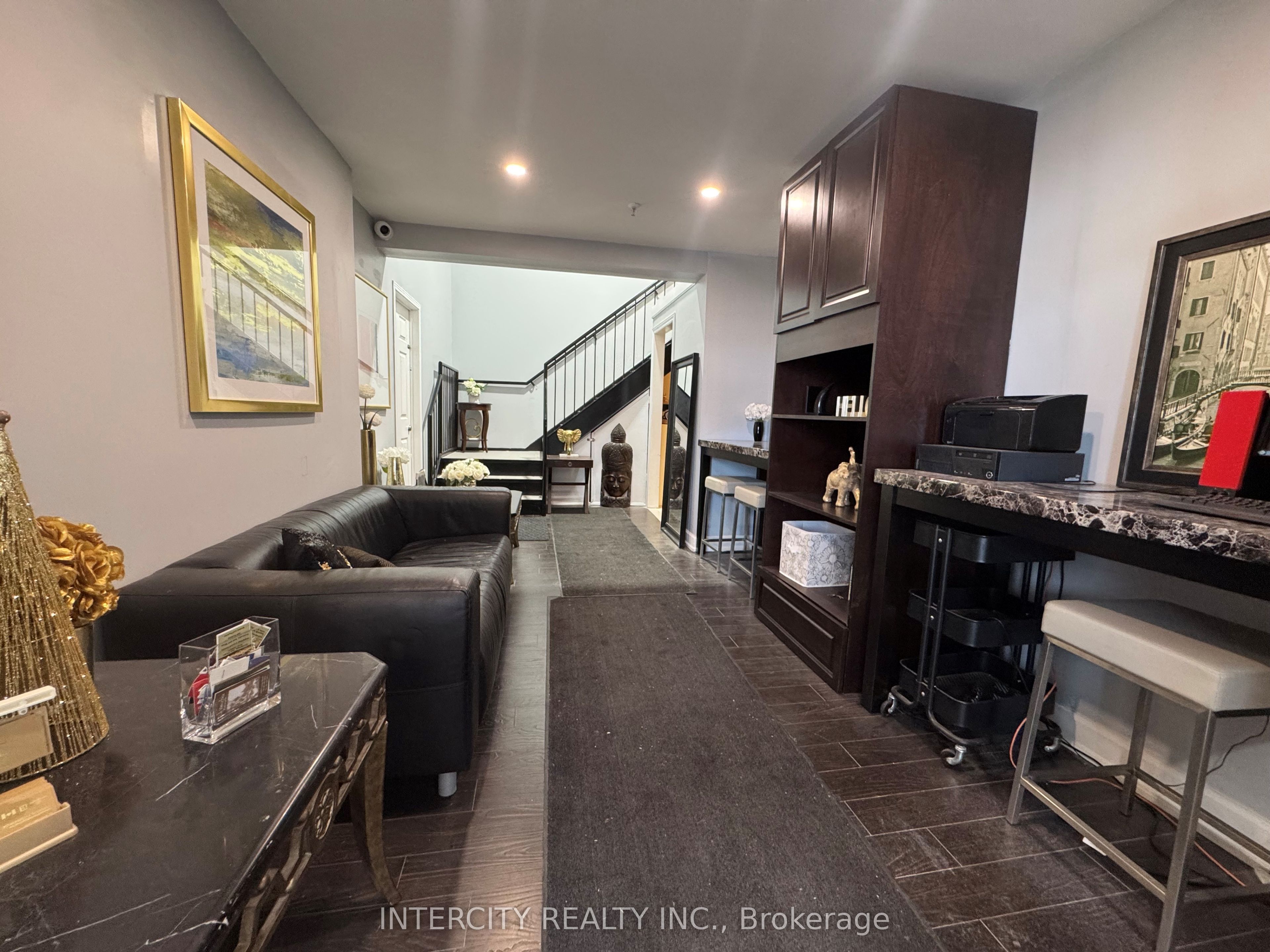 2100 Steeles Avenue W 104 Property Photo 2
