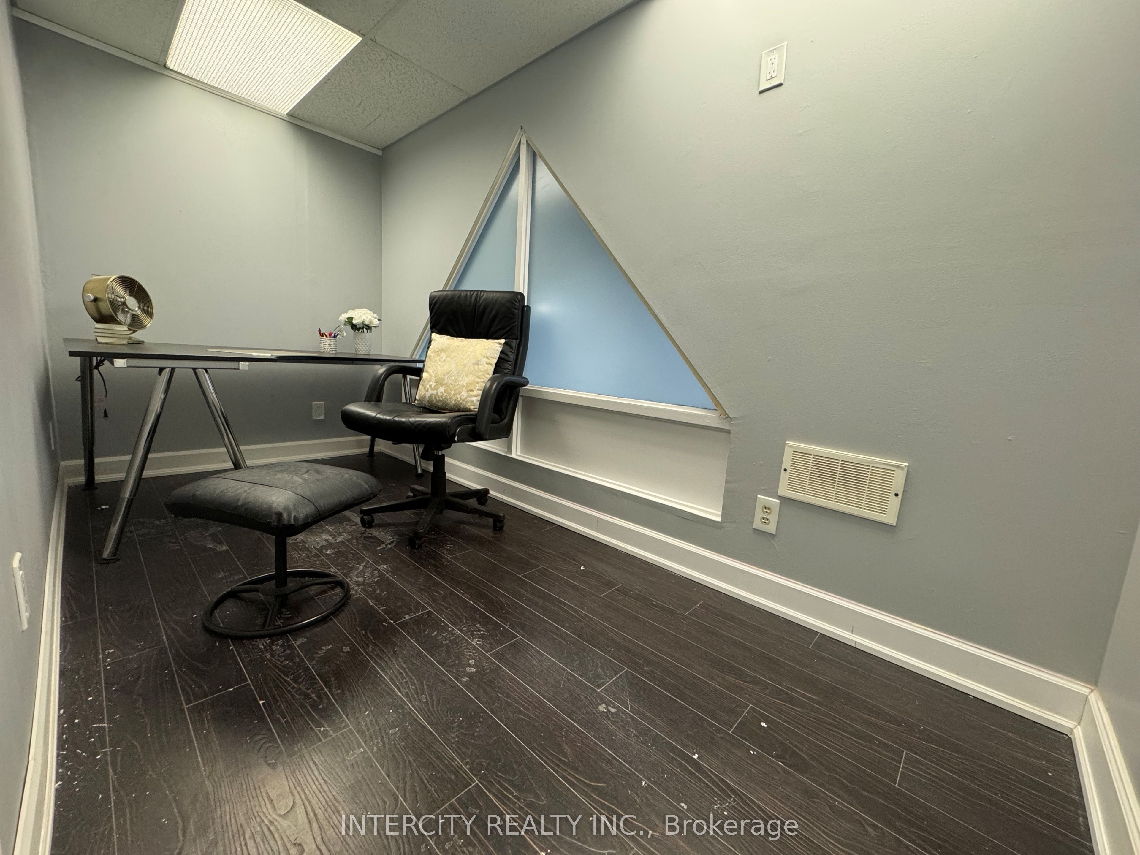 2100 Steeles Avenue W 104 Property Photo 7