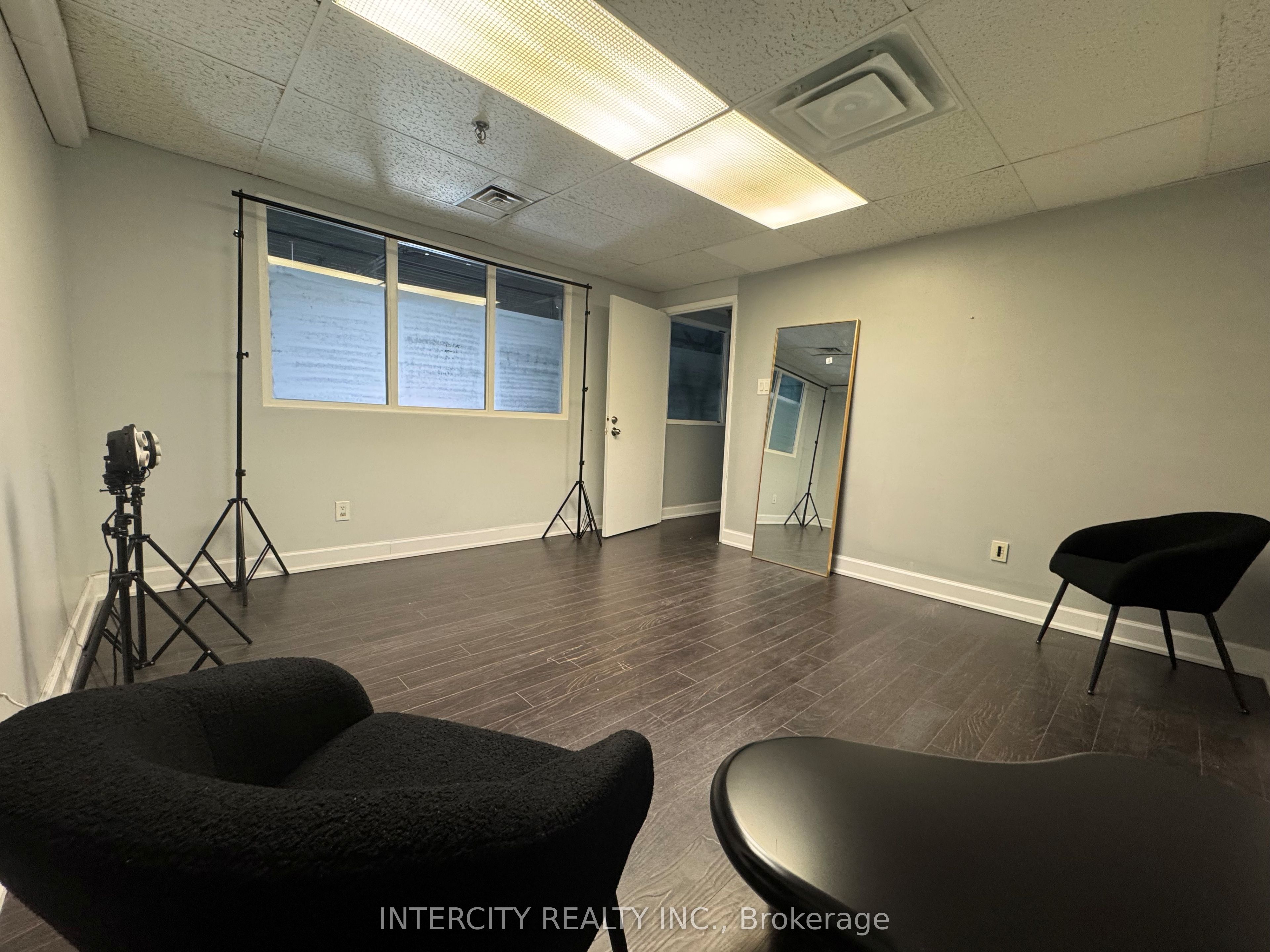 2100 Steeles Avenue W 104 Property Photo 12
