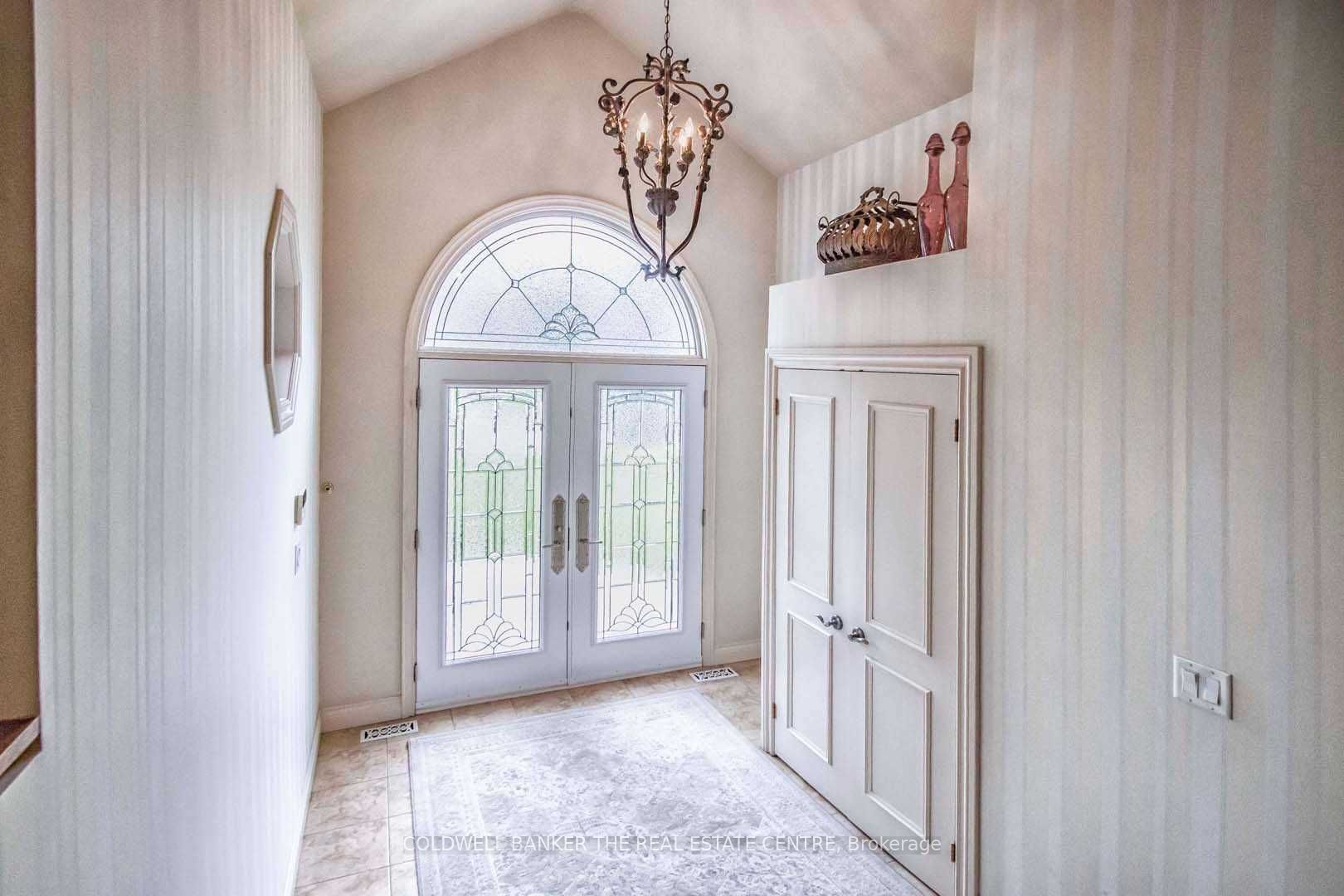 4 Orlon Crescent Property Photo 2