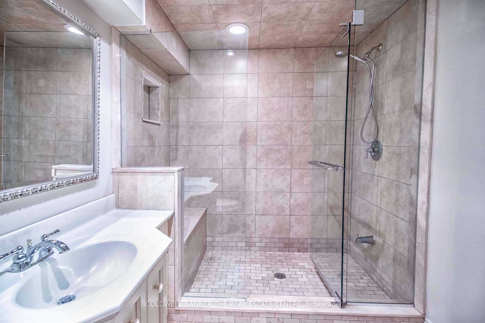 4 Orlon Crescent Property Photo 20