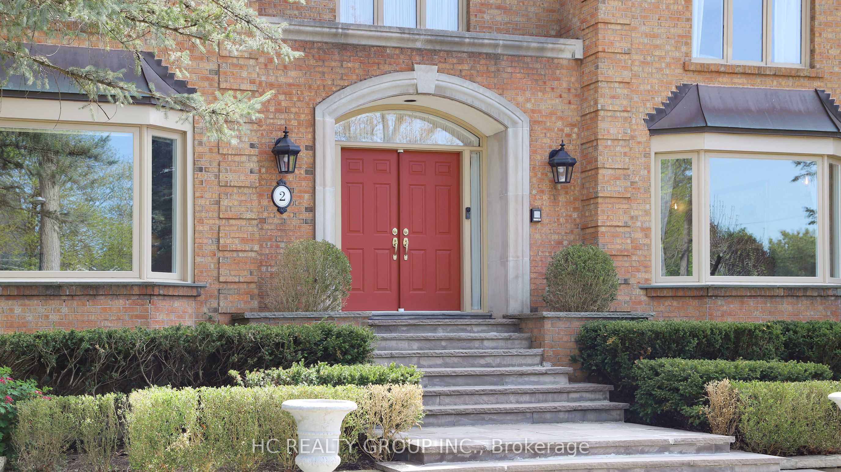 2 Glenridge Drive Property Photo 3