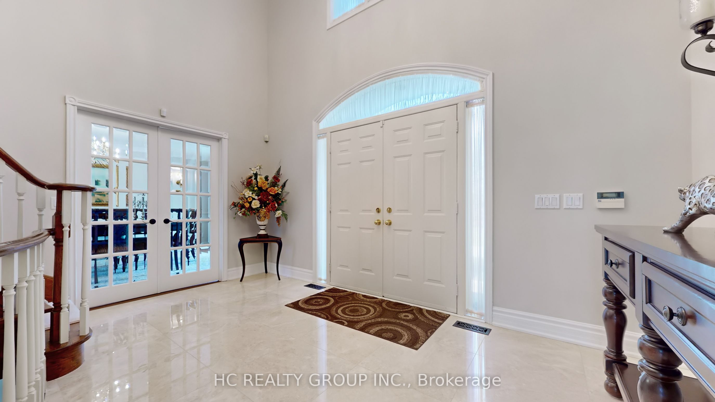 2 Glenridge Drive Property Photo 4