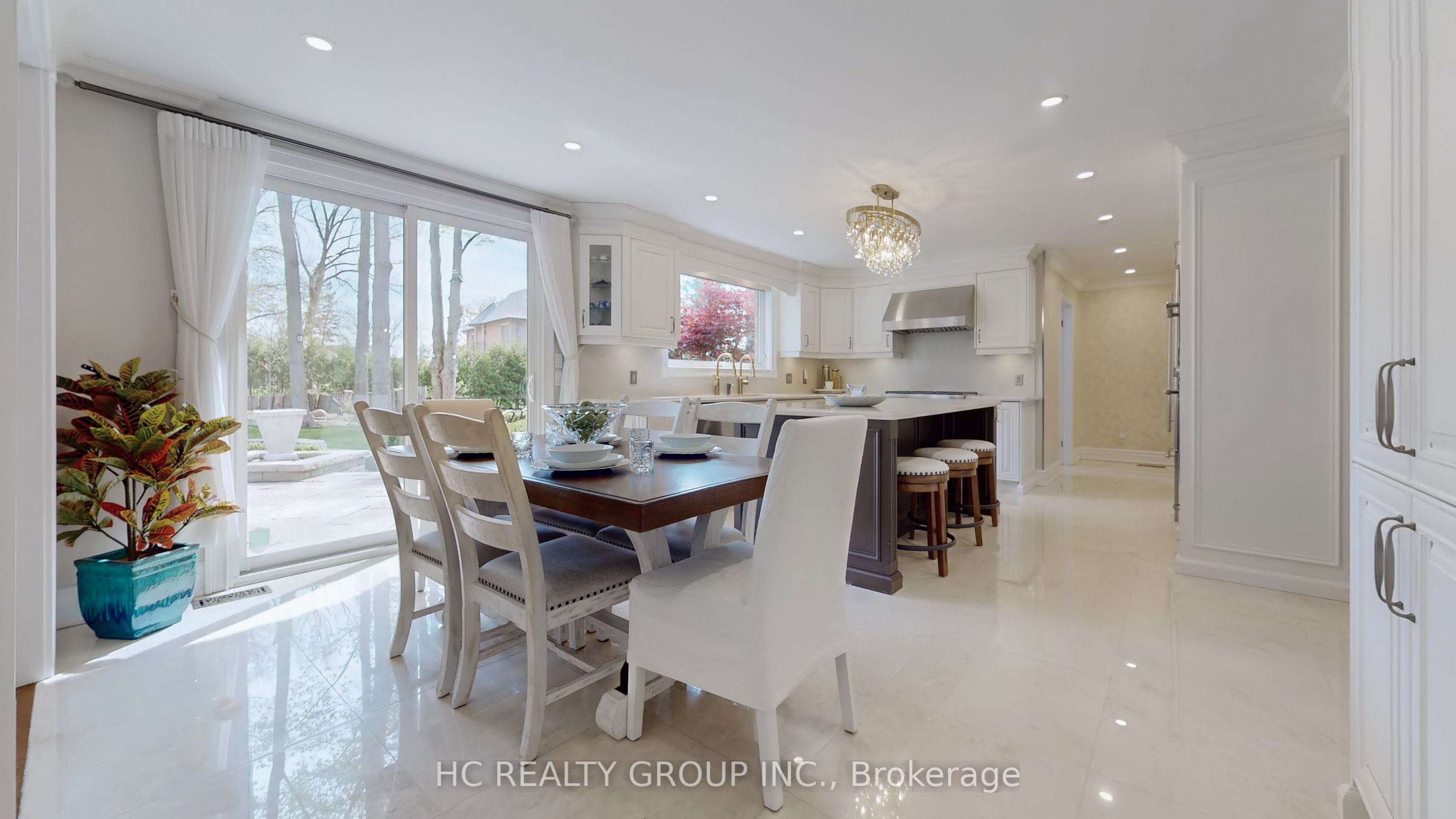 2 Glenridge Drive Property Photo 11