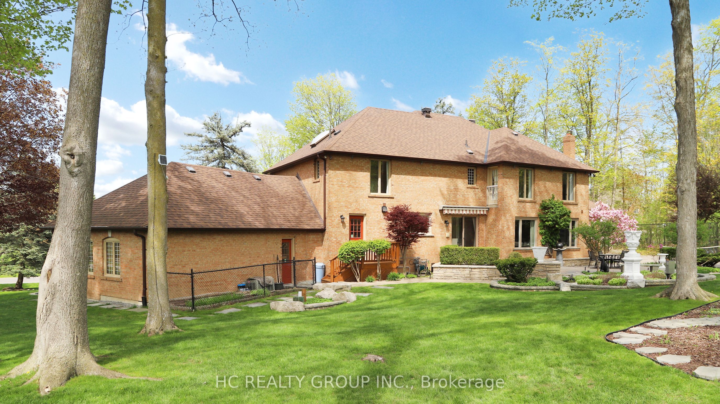 2 Glenridge Drive Property Photo 40