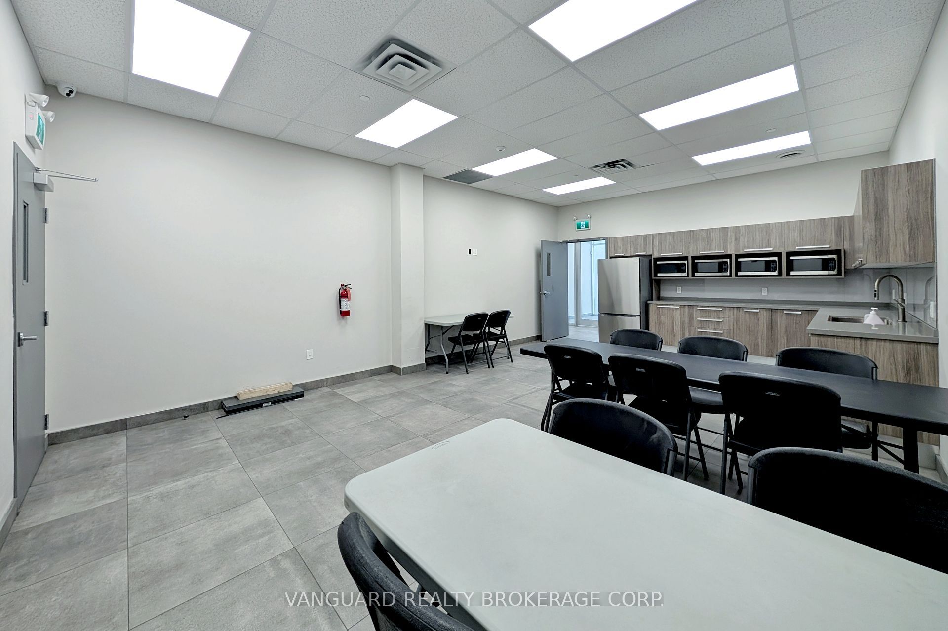 440 Edgeley Boulevard Property Photo 10