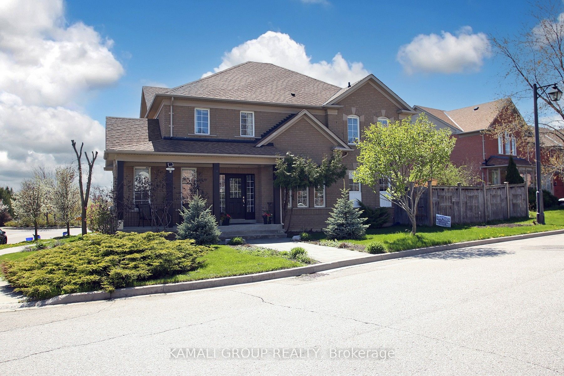 6 Glenis Gate Property Photo 2