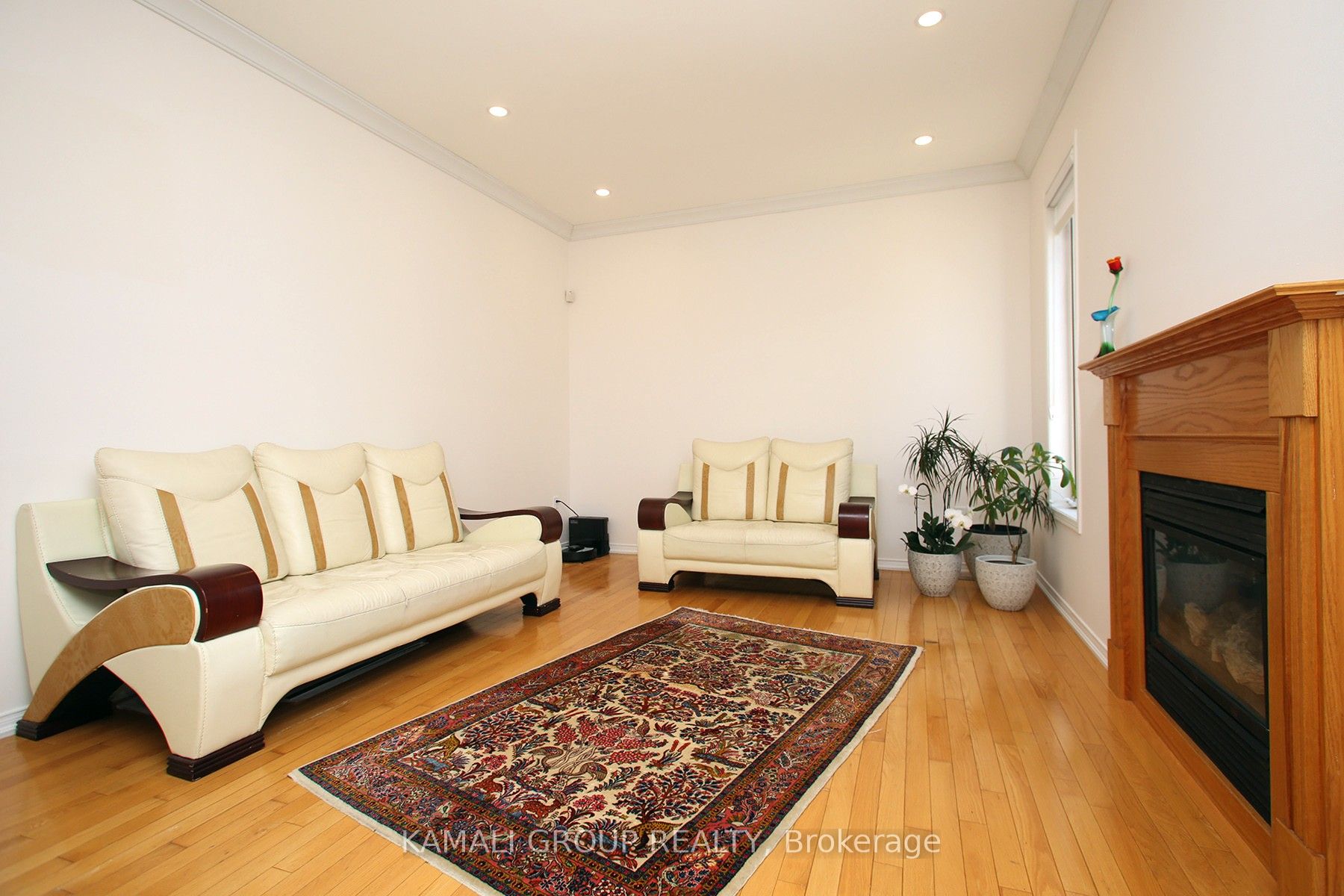 6 Glenis Gate Property Photo 10