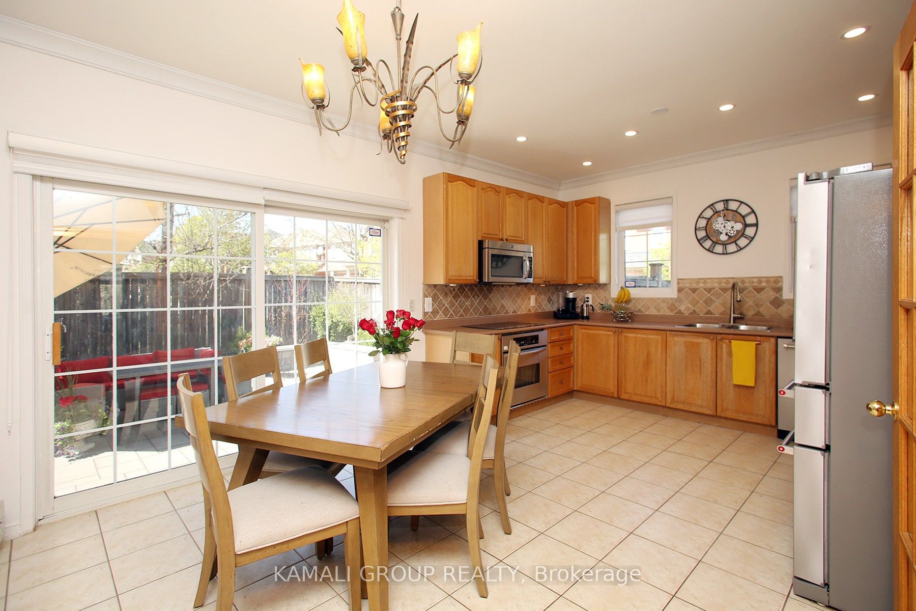 6 Glenis Gate Property Photo 12