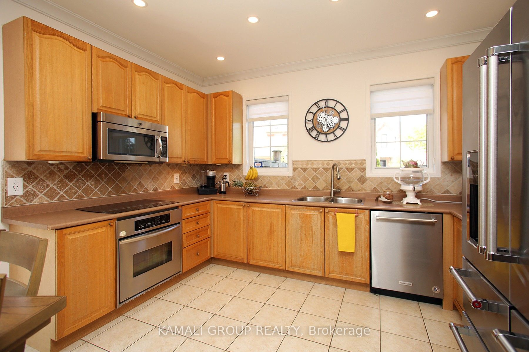6 Glenis Gate Property Photo 15