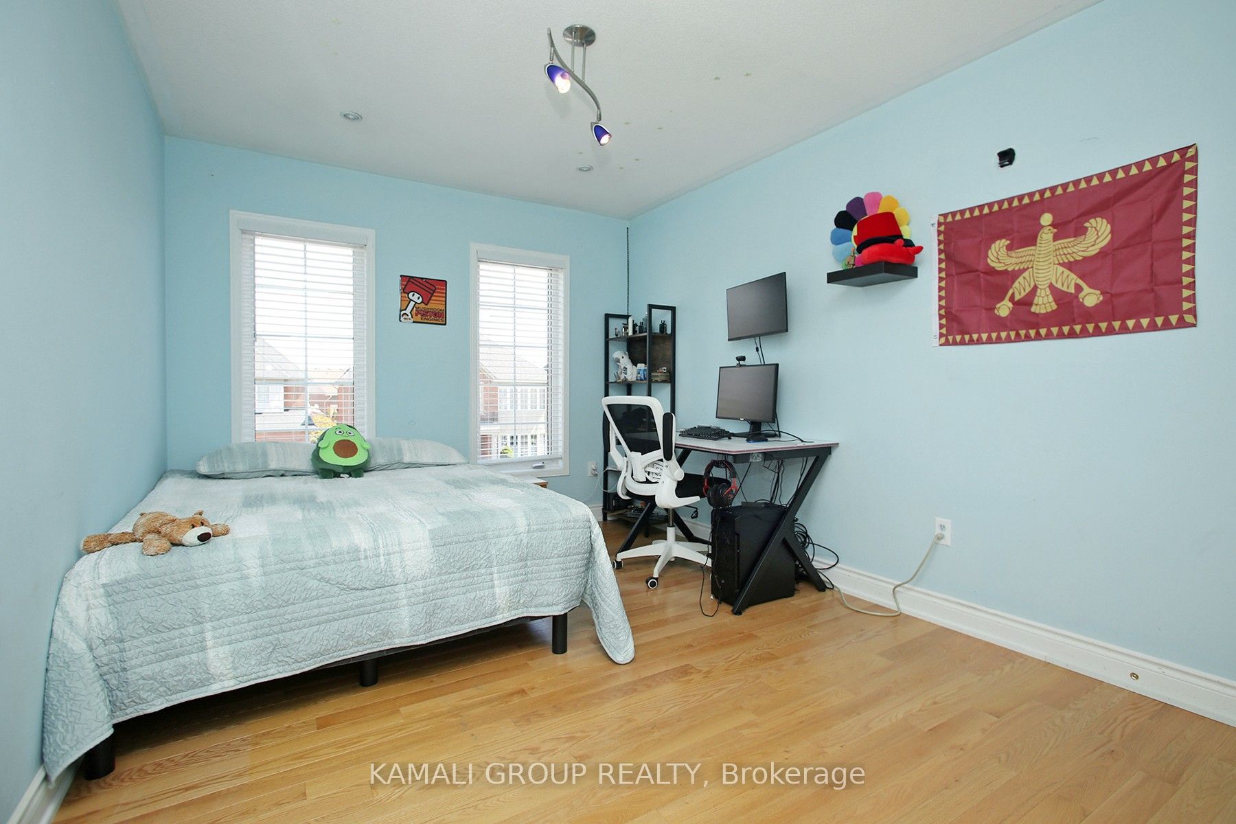 6 Glenis Gate Property Photo 23