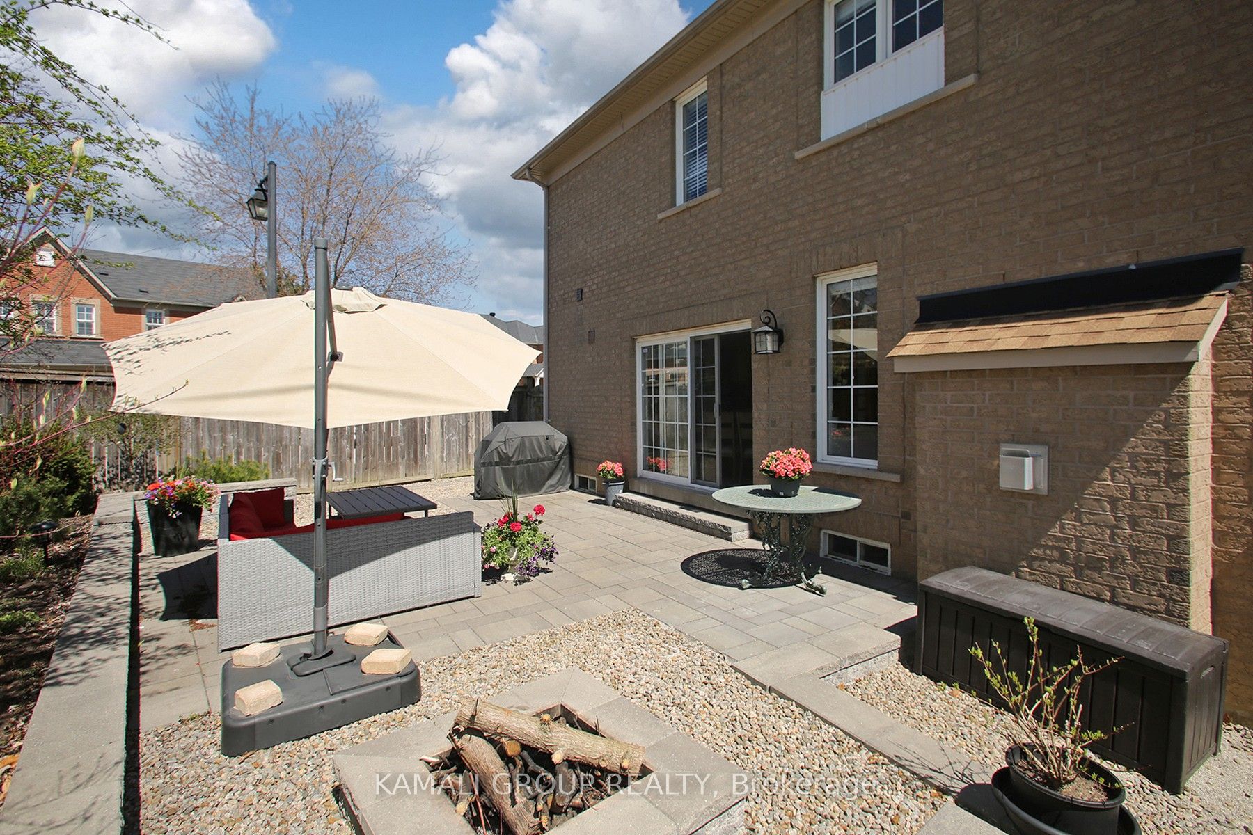 6 Glenis Gate Property Photo 28