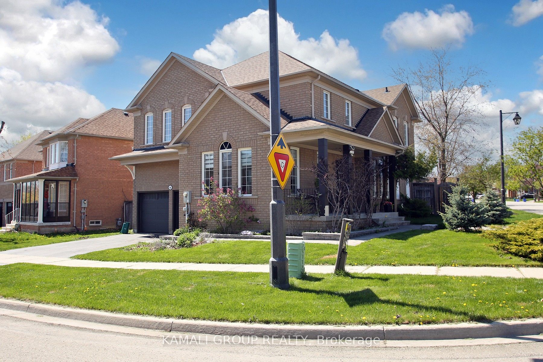 6 Glenis Gate Property Photo 31