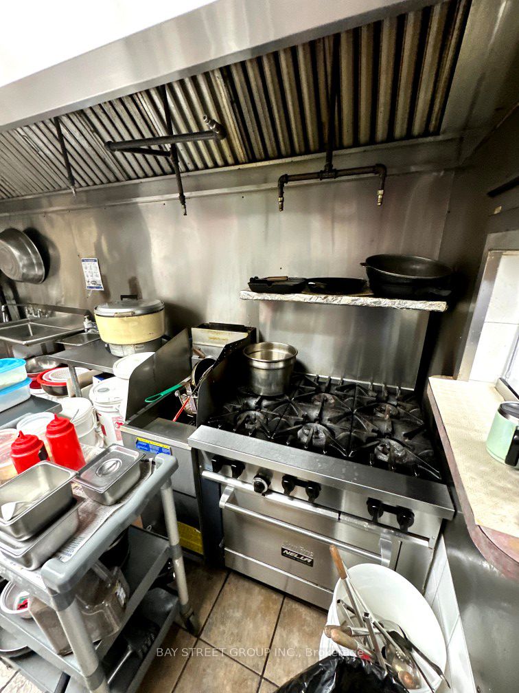 #f259 - 3255 Highway 7 Property Photo 5