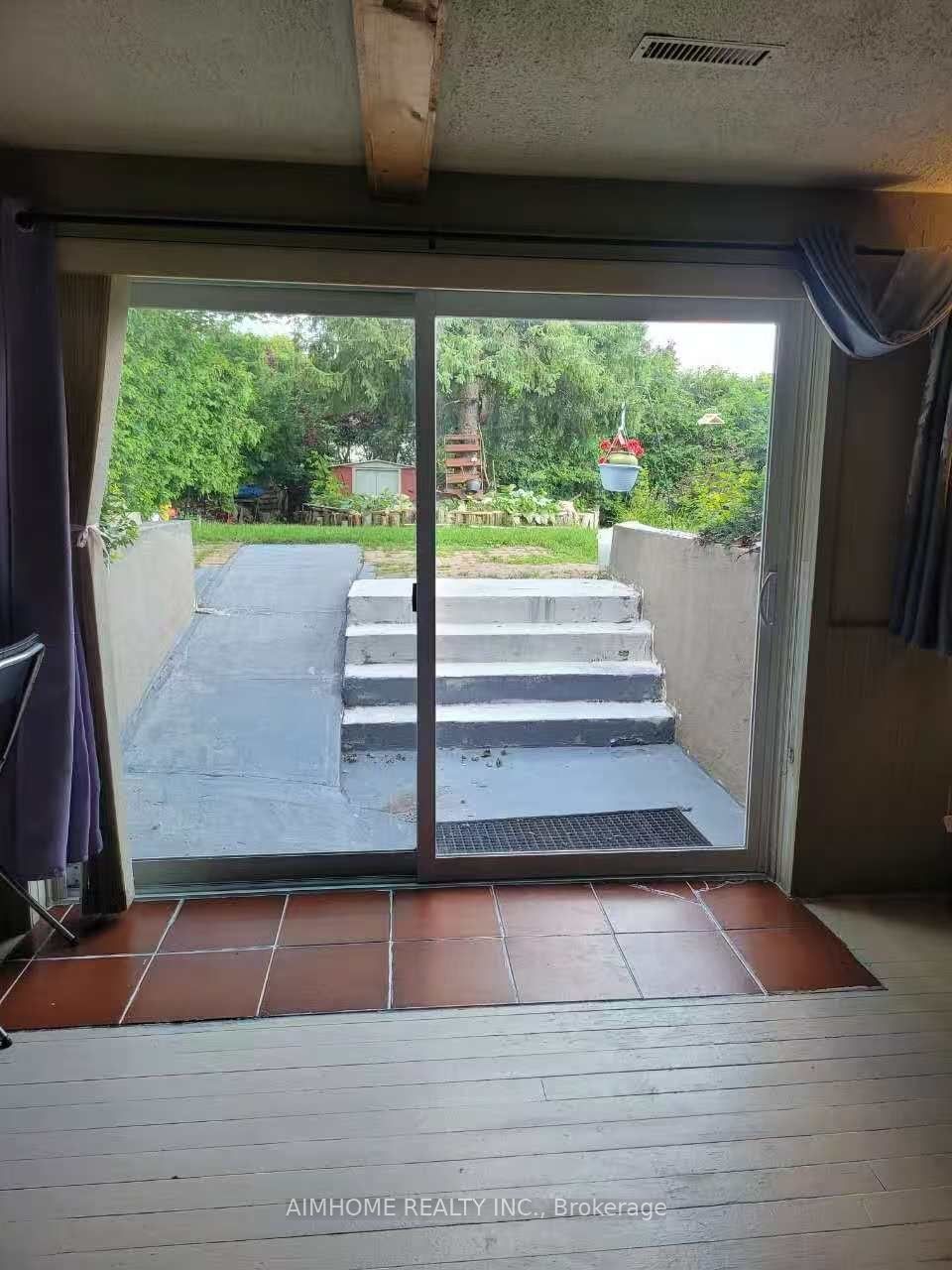 123 Ramona Boulevard Property Photo 1