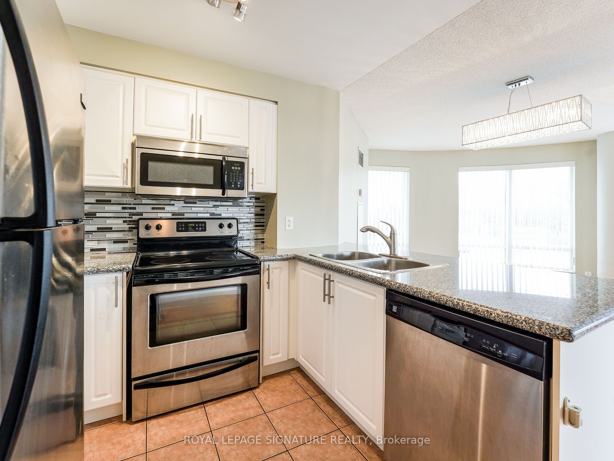 #201 - 18 Harding Boulevard Property Photo 13