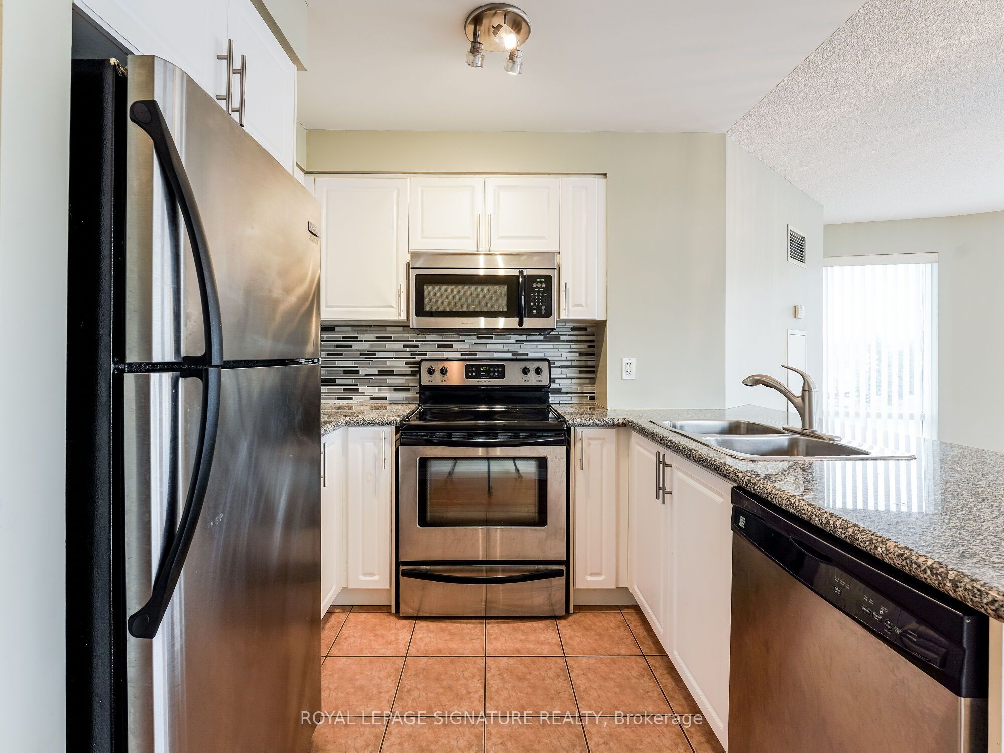 #201 - 18 Harding Boulevard Property Photo 14