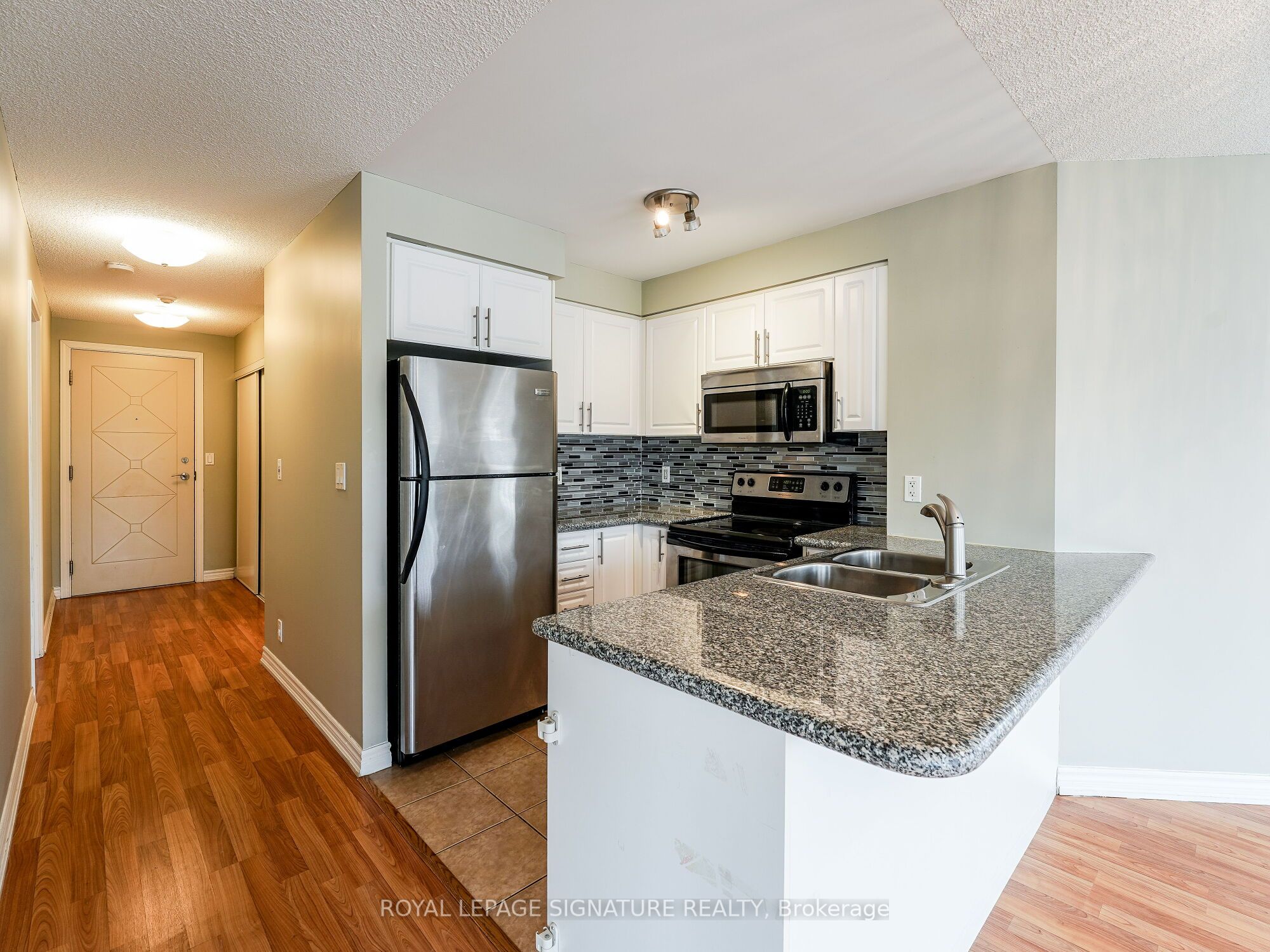 #201 - 18 Harding Boulevard Property Photo 15