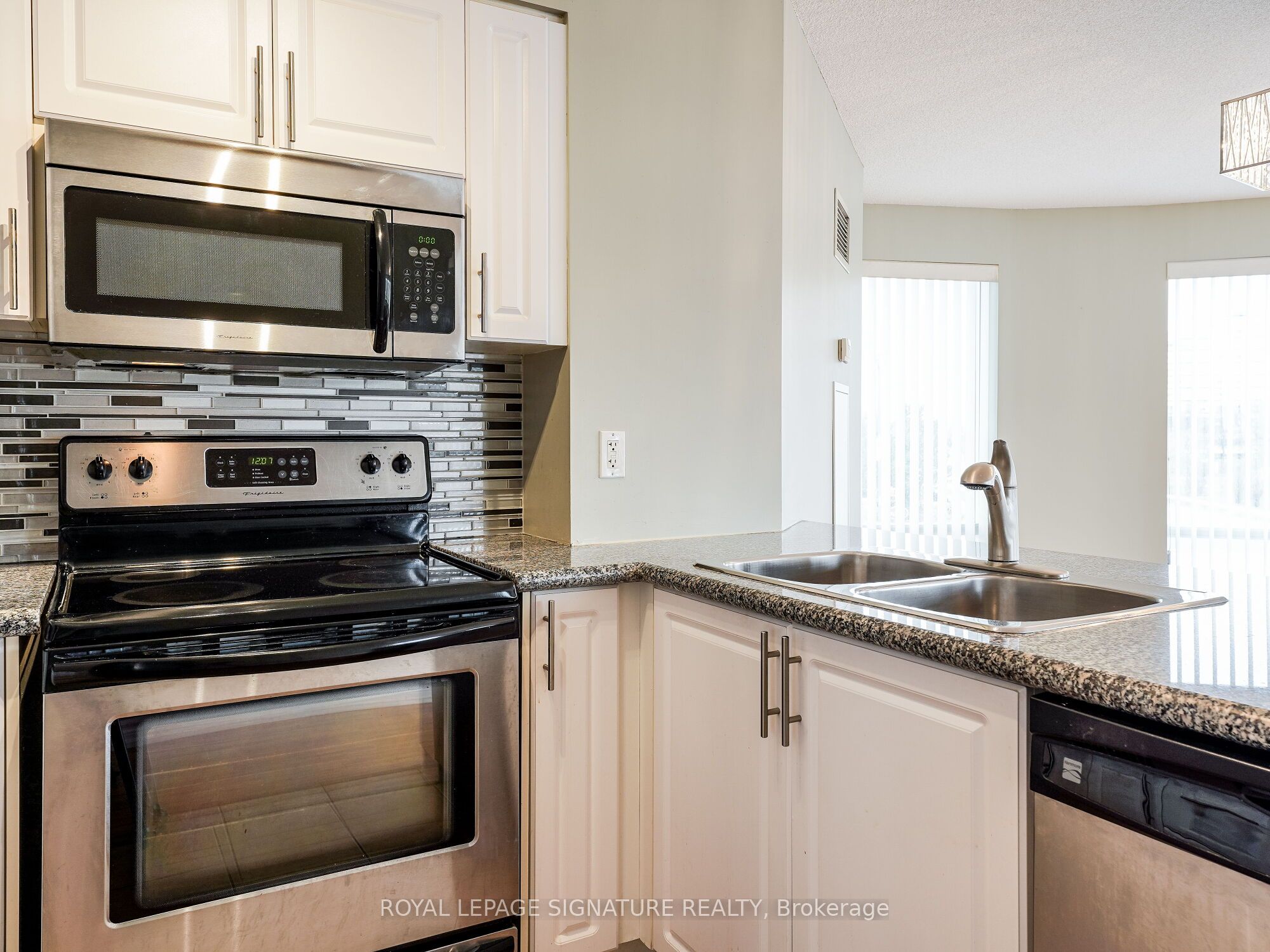 #201 - 18 Harding Boulevard Property Photo 17