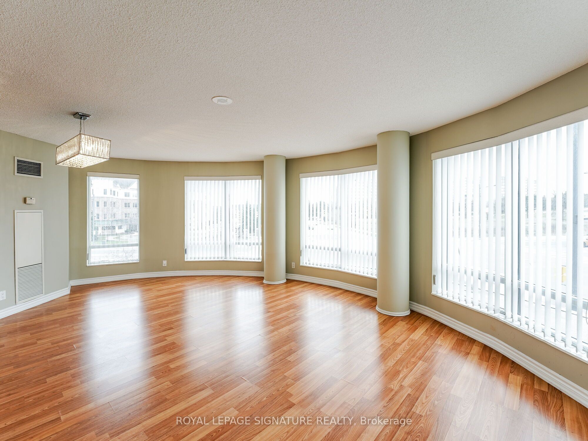 #201 - 18 Harding Boulevard Property Photo 19