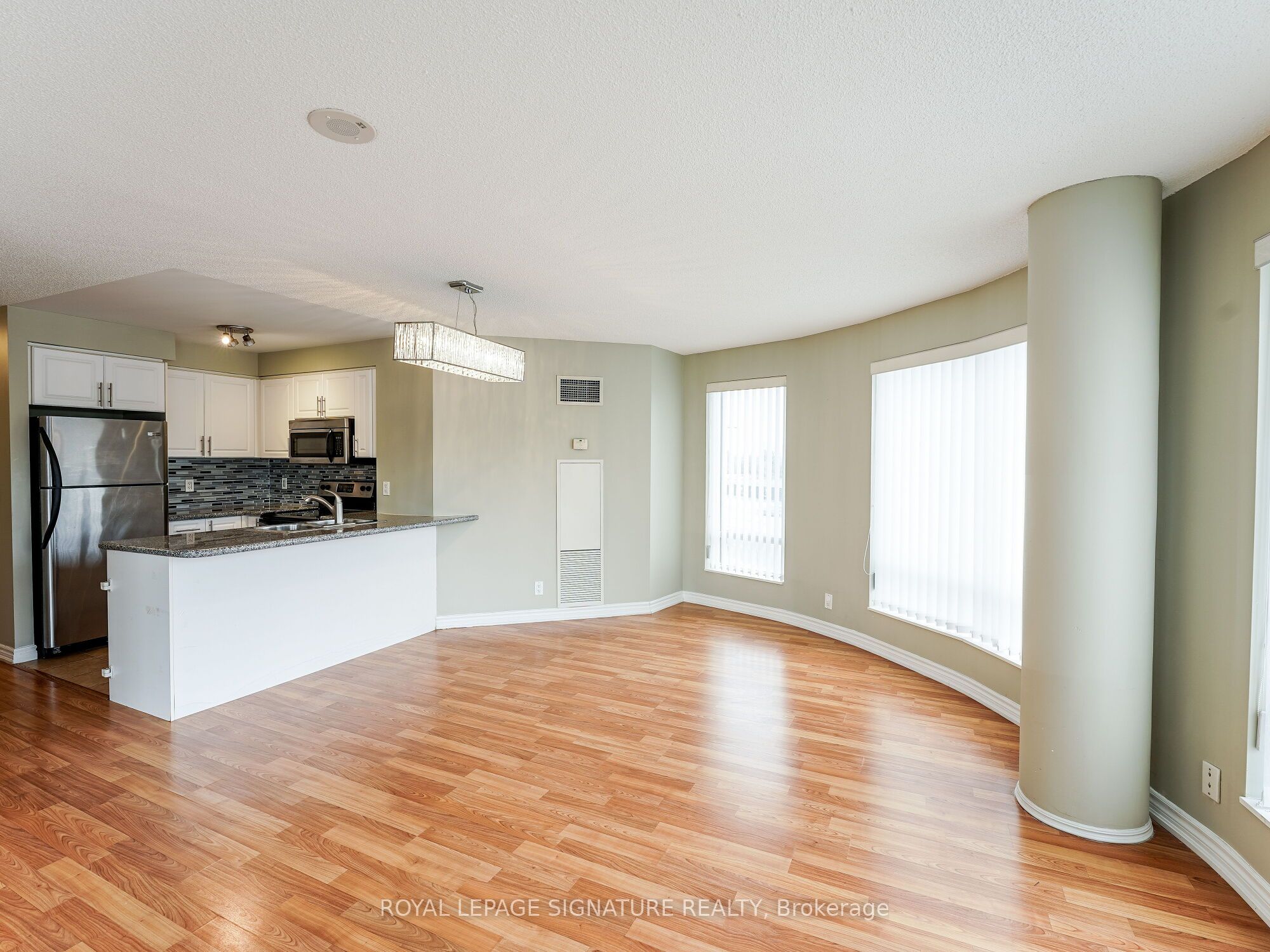 #201 - 18 Harding Boulevard Property Photo 21