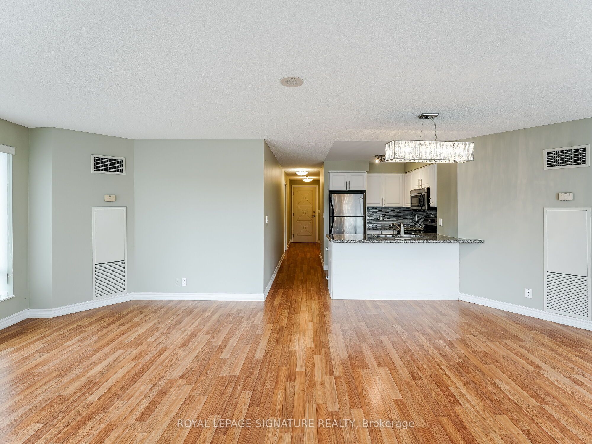 #201 - 18 Harding Boulevard Property Photo 22