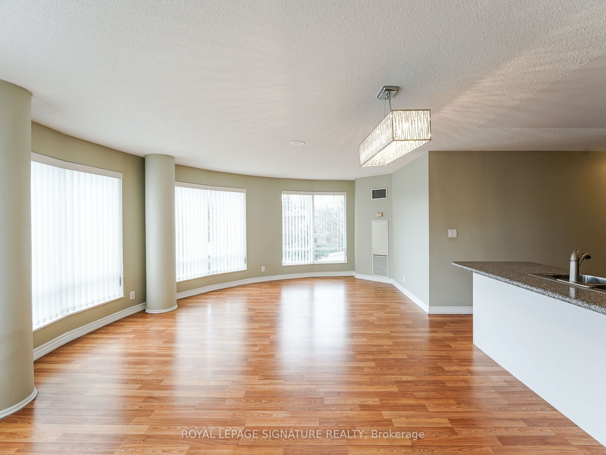 #201 - 18 Harding Boulevard Property Photo 24