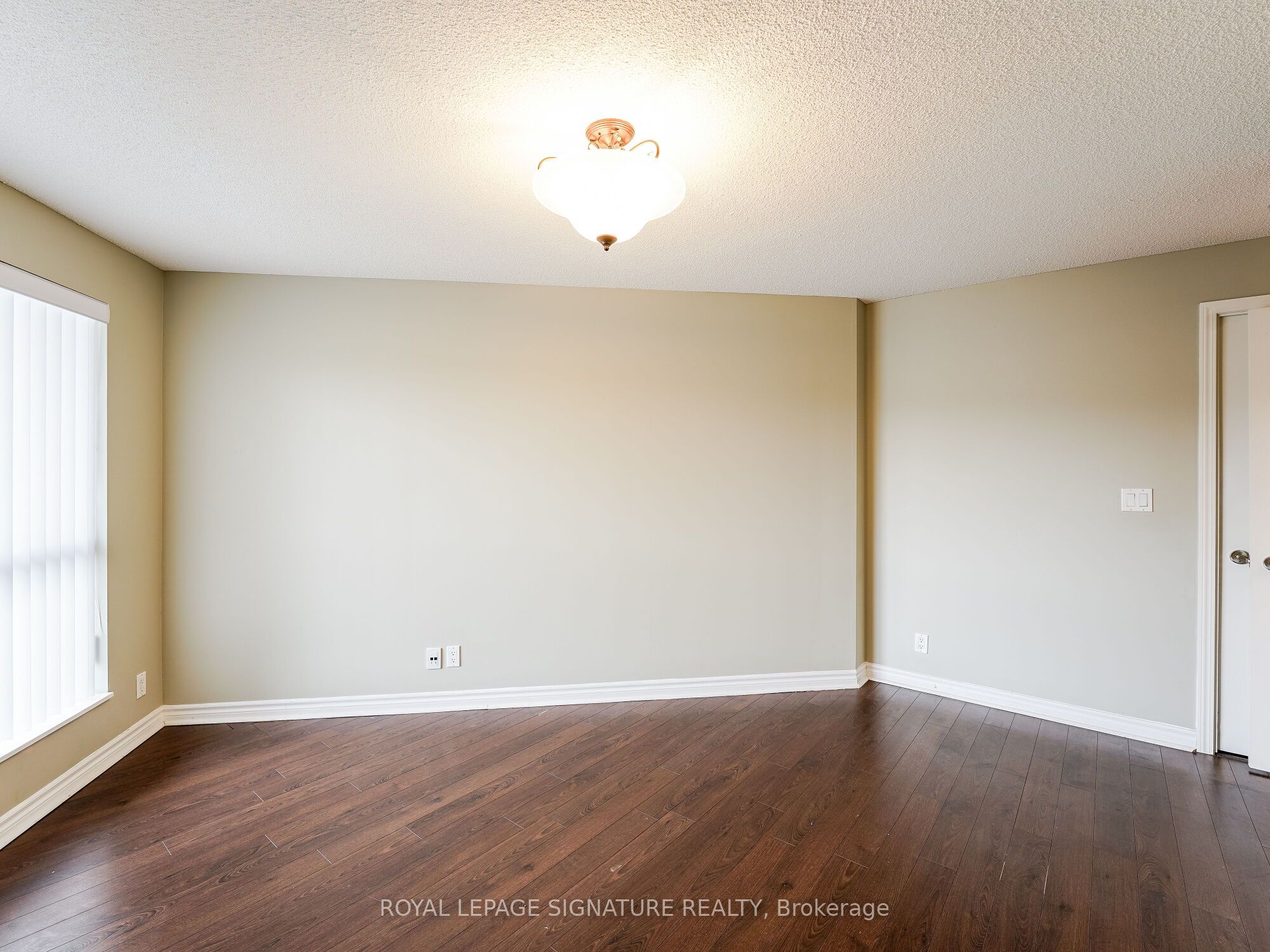 #201 - 18 Harding Boulevard Property Photo 31