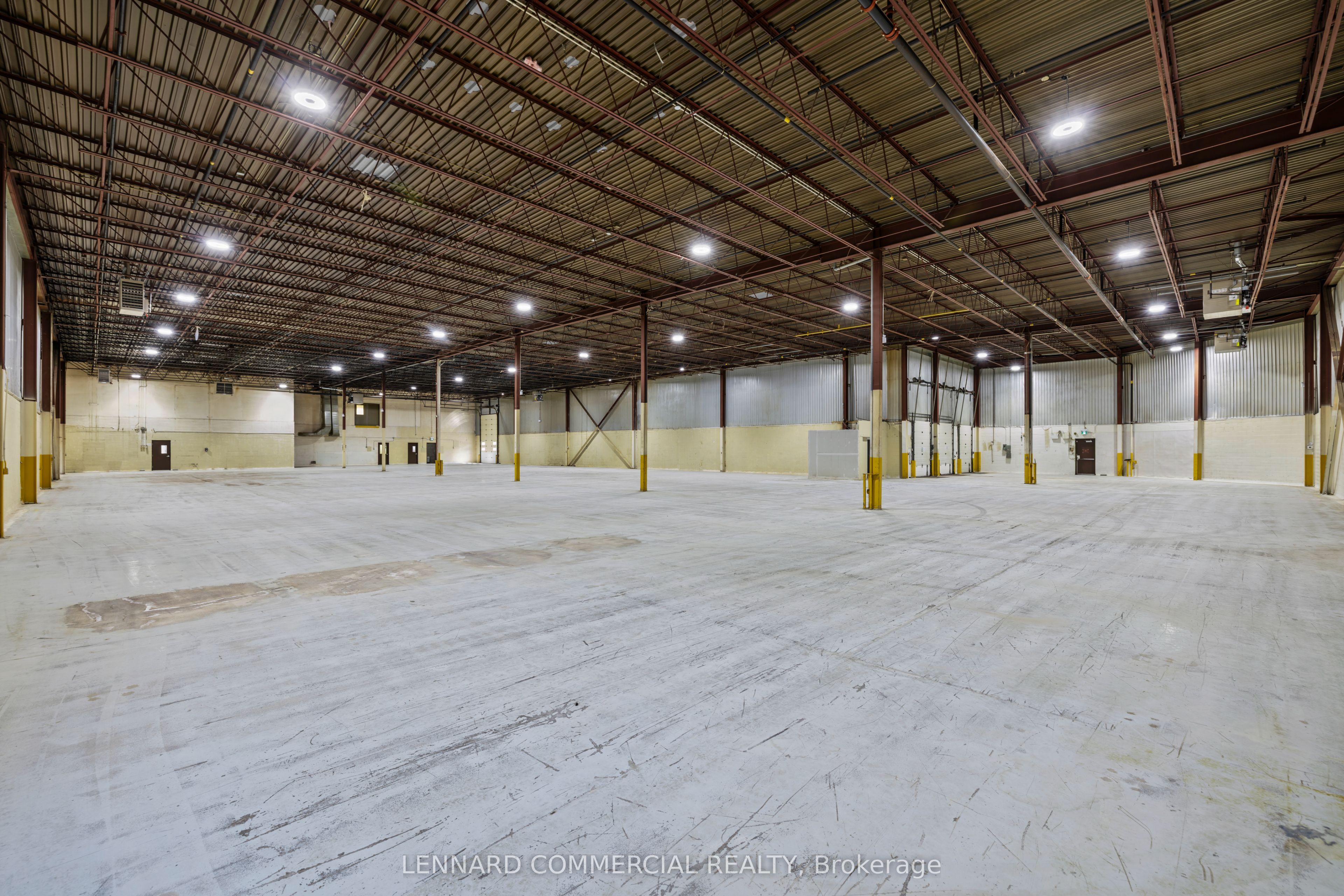 8851 Keele Street Property Photo 4
