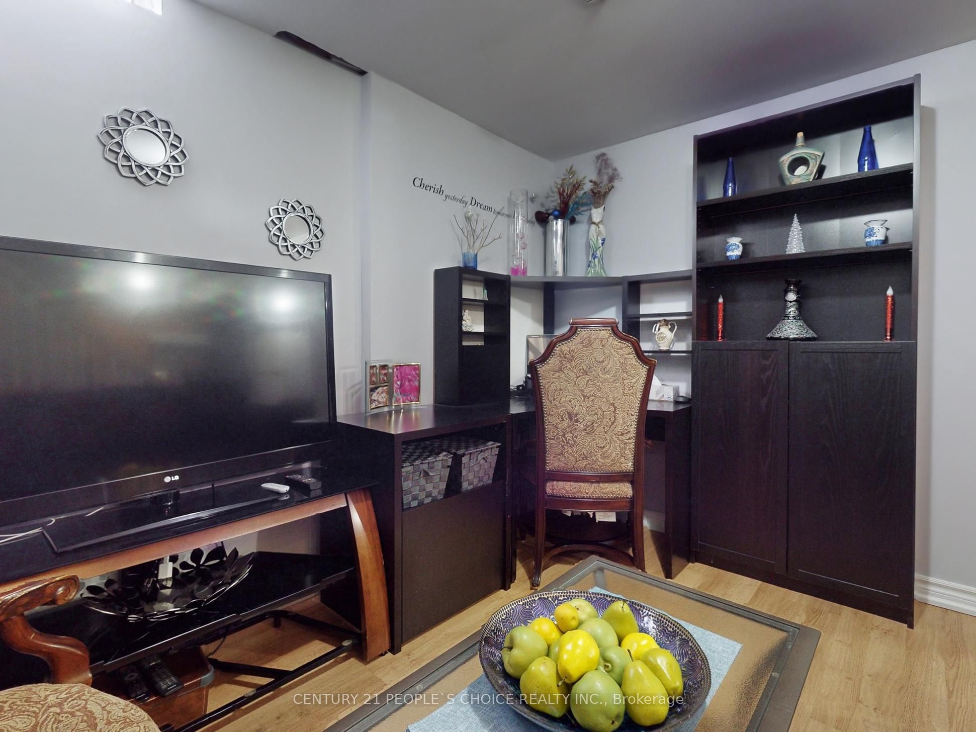 401 Cranston Park Avenue Property Photo 34