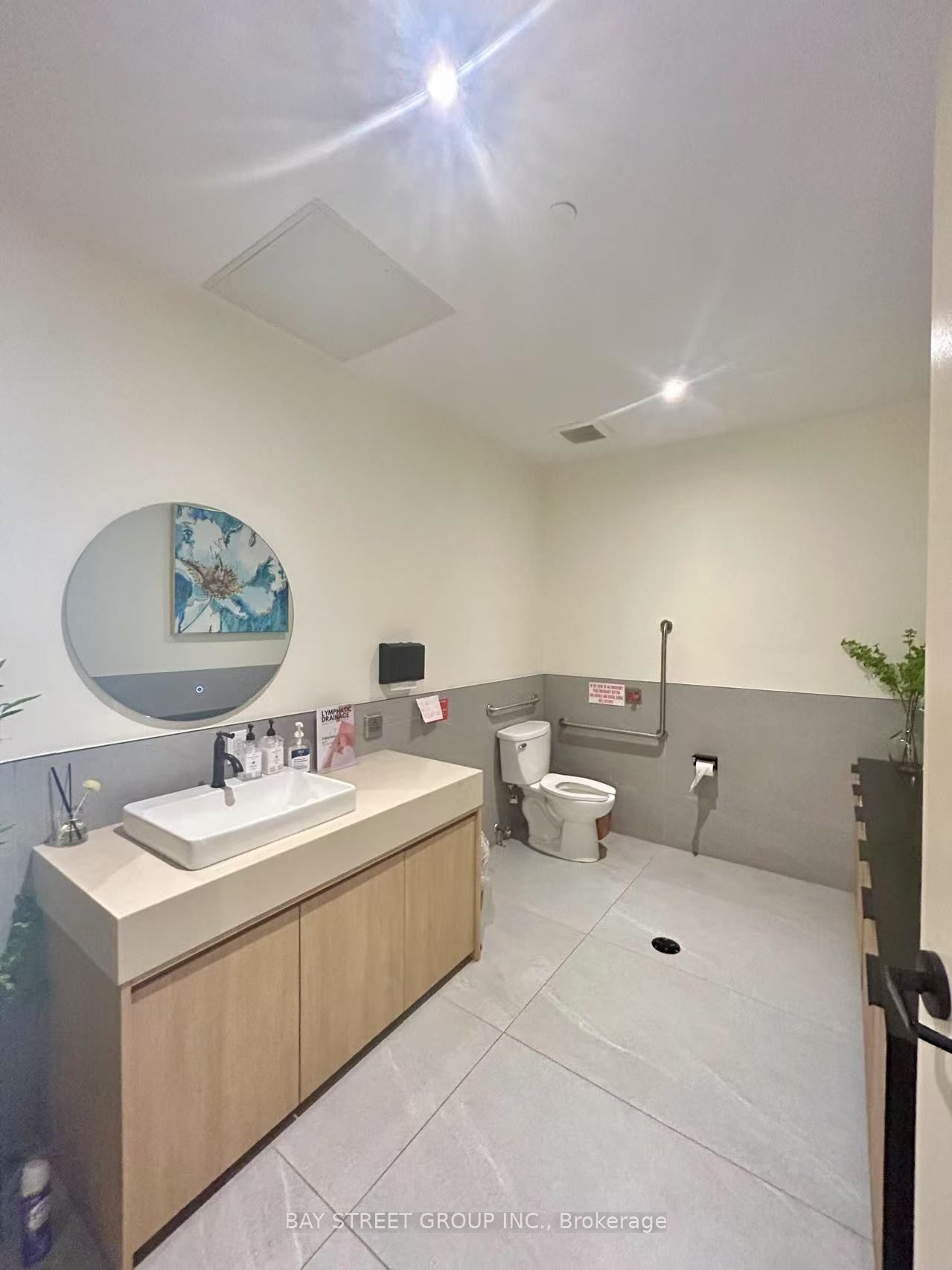 8365 Woodbine Avenue 101 Property Photo 5