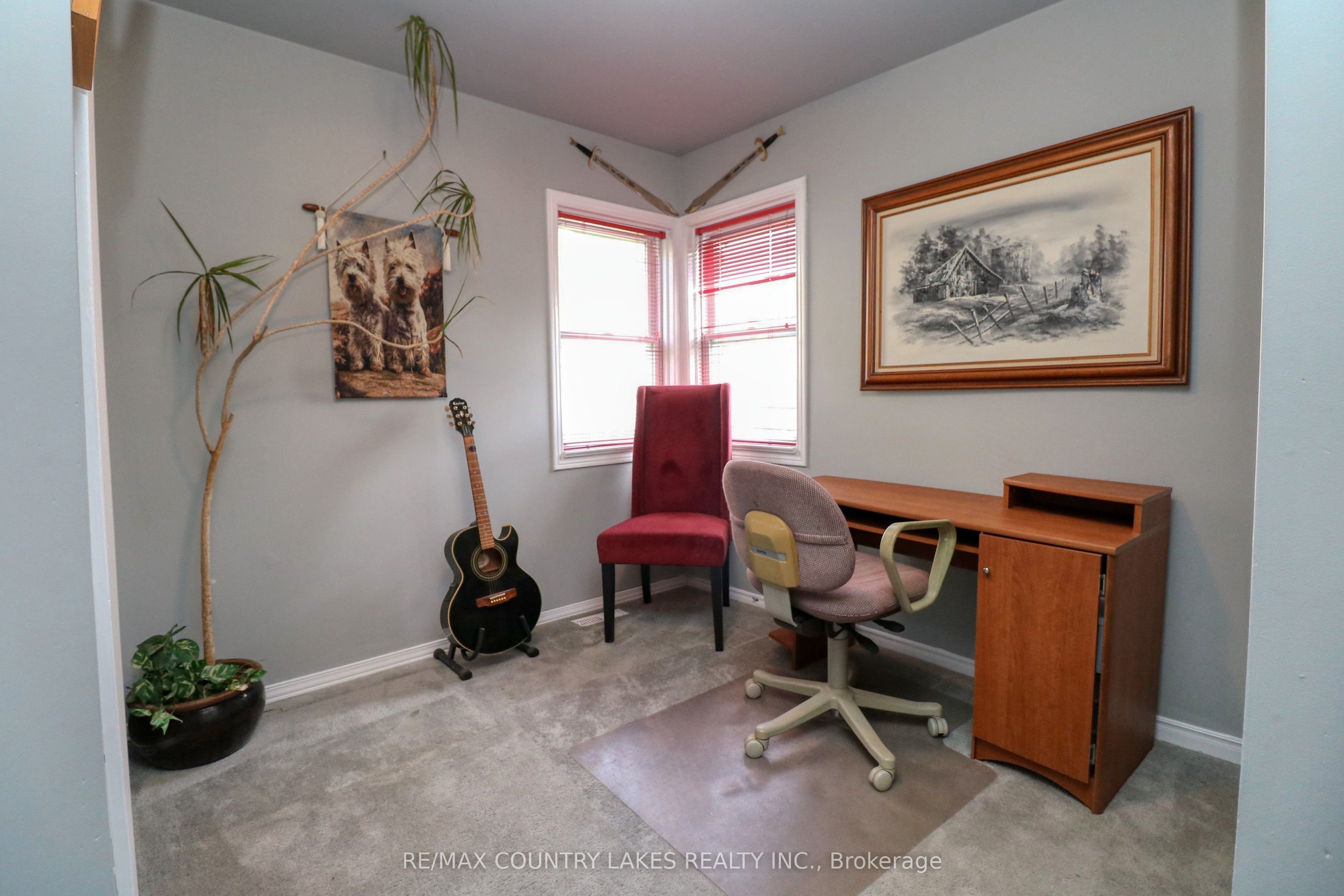 87 Grew Blvd Property Photo 8