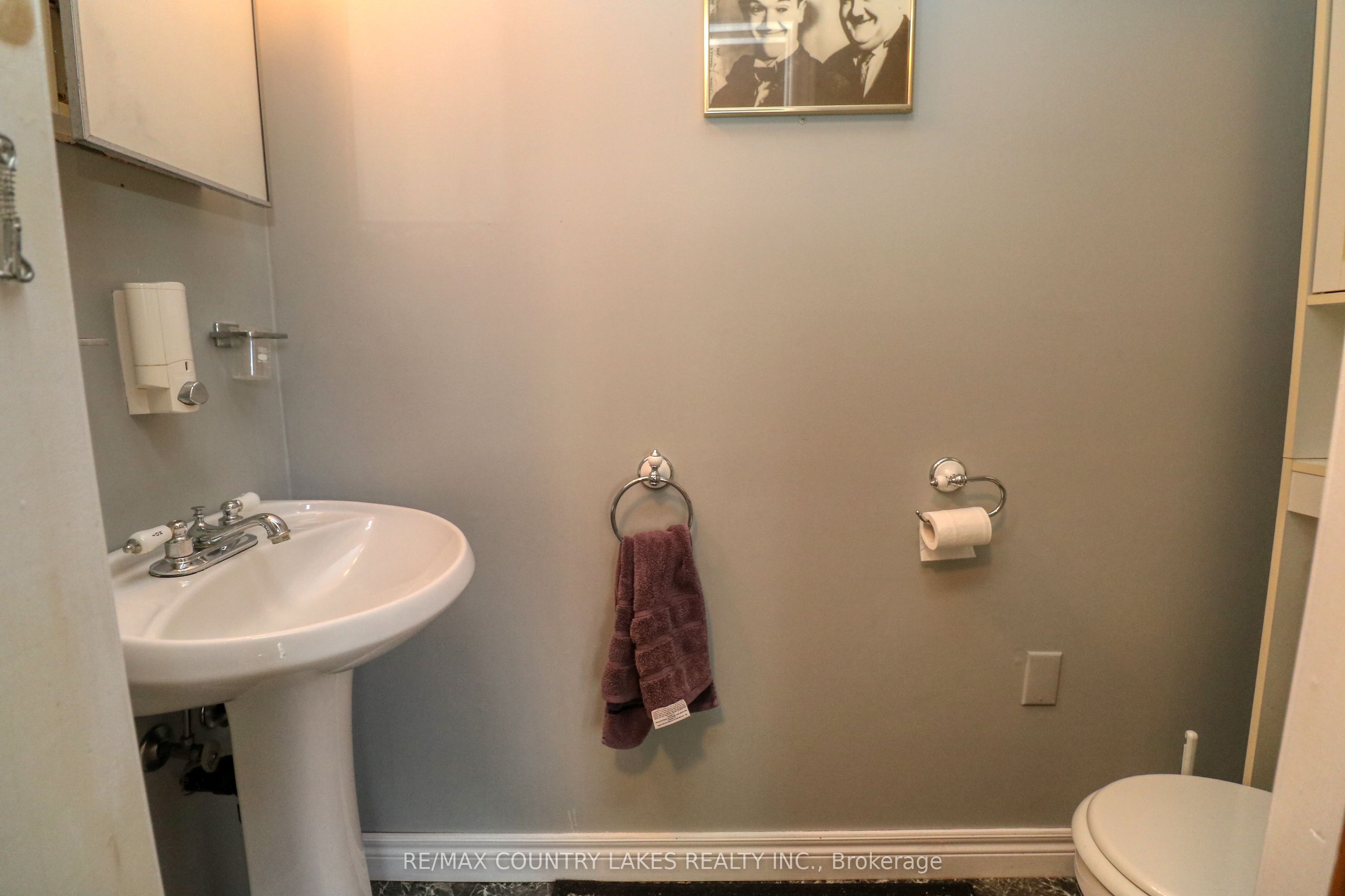 87 Grew Blvd Property Photo 9