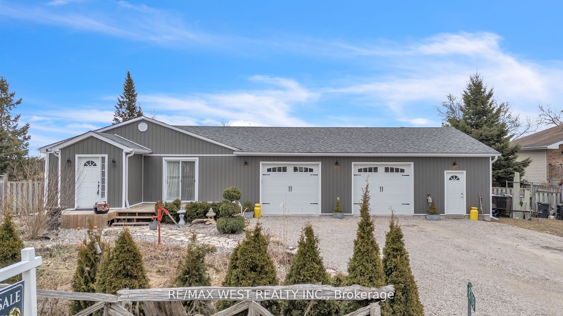 8709 9th Line Property Photo 1