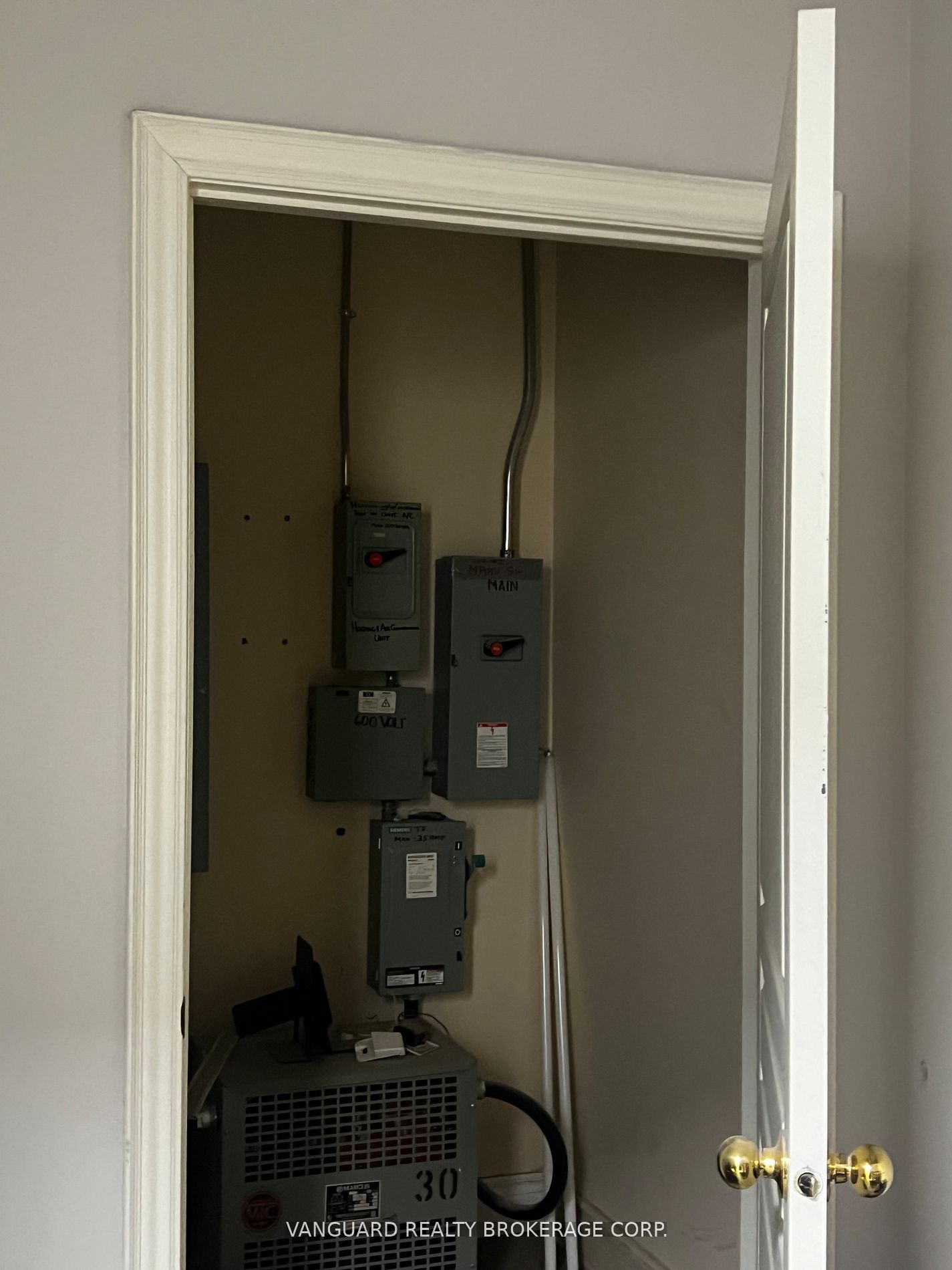 59 Romina Drive Property Photo 9