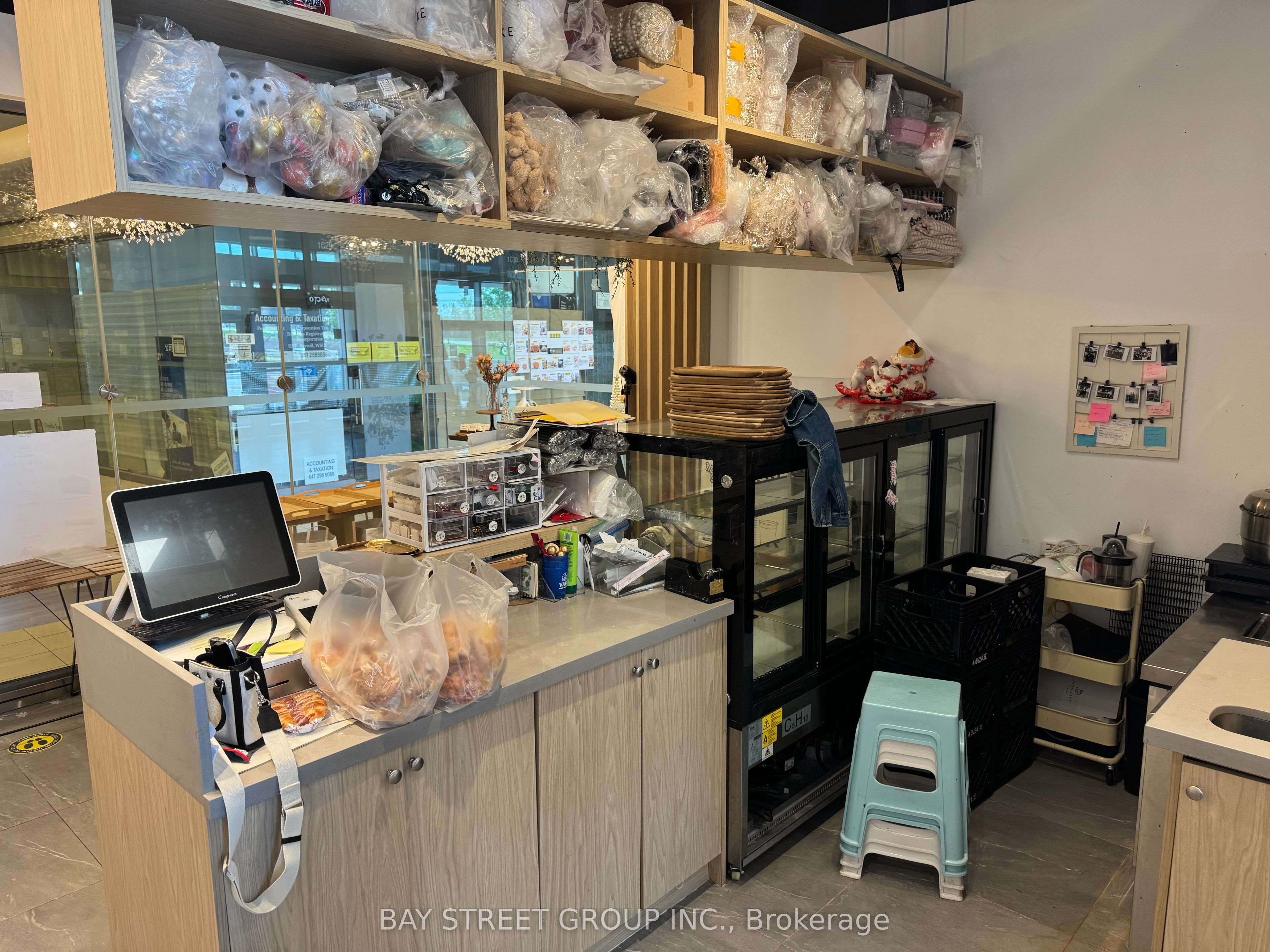 9390 Woodbine Avenue 1cf6 Property Photo 2