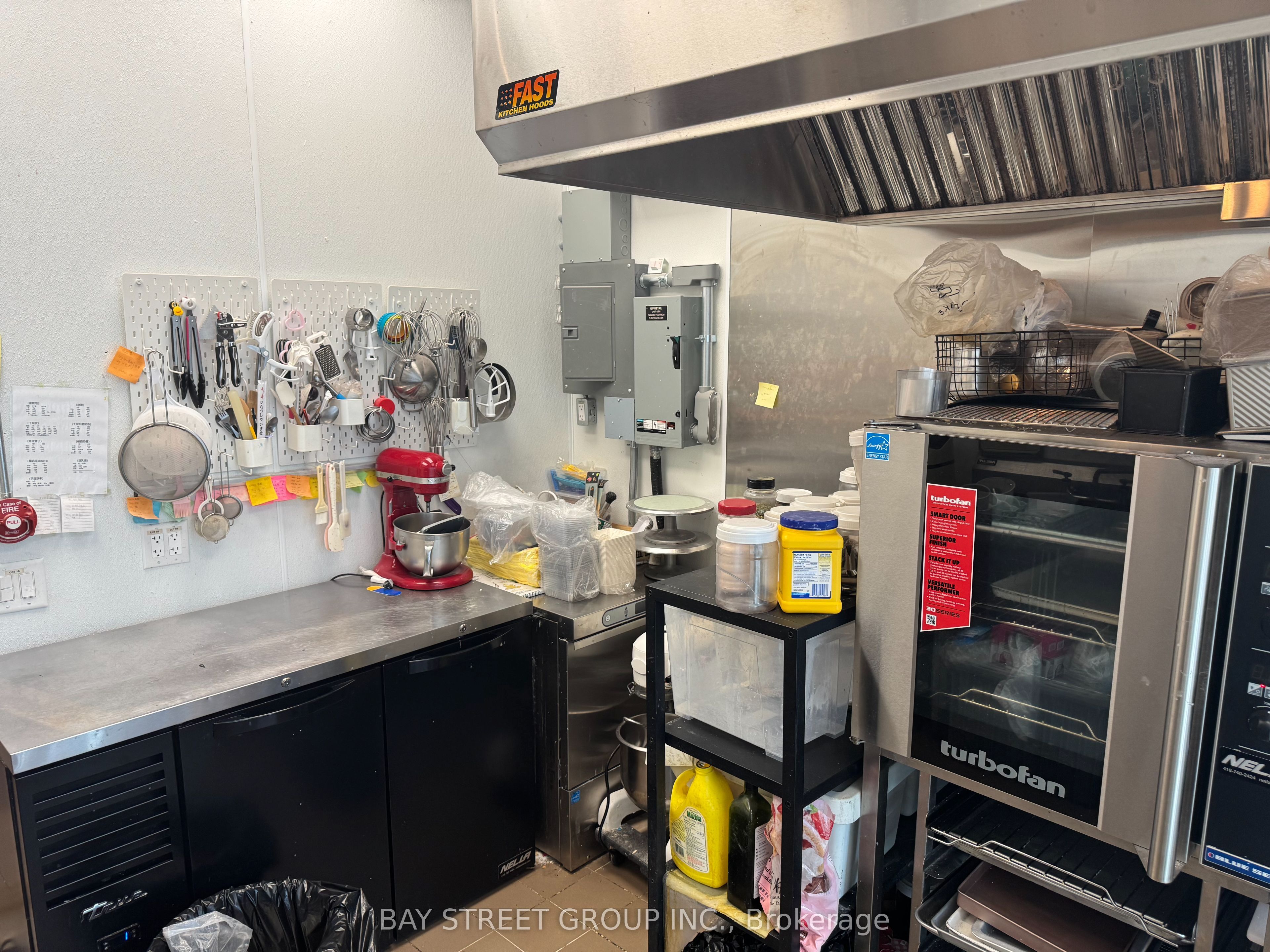 9390 Woodbine Avenue 1cf6 Property Photo 4