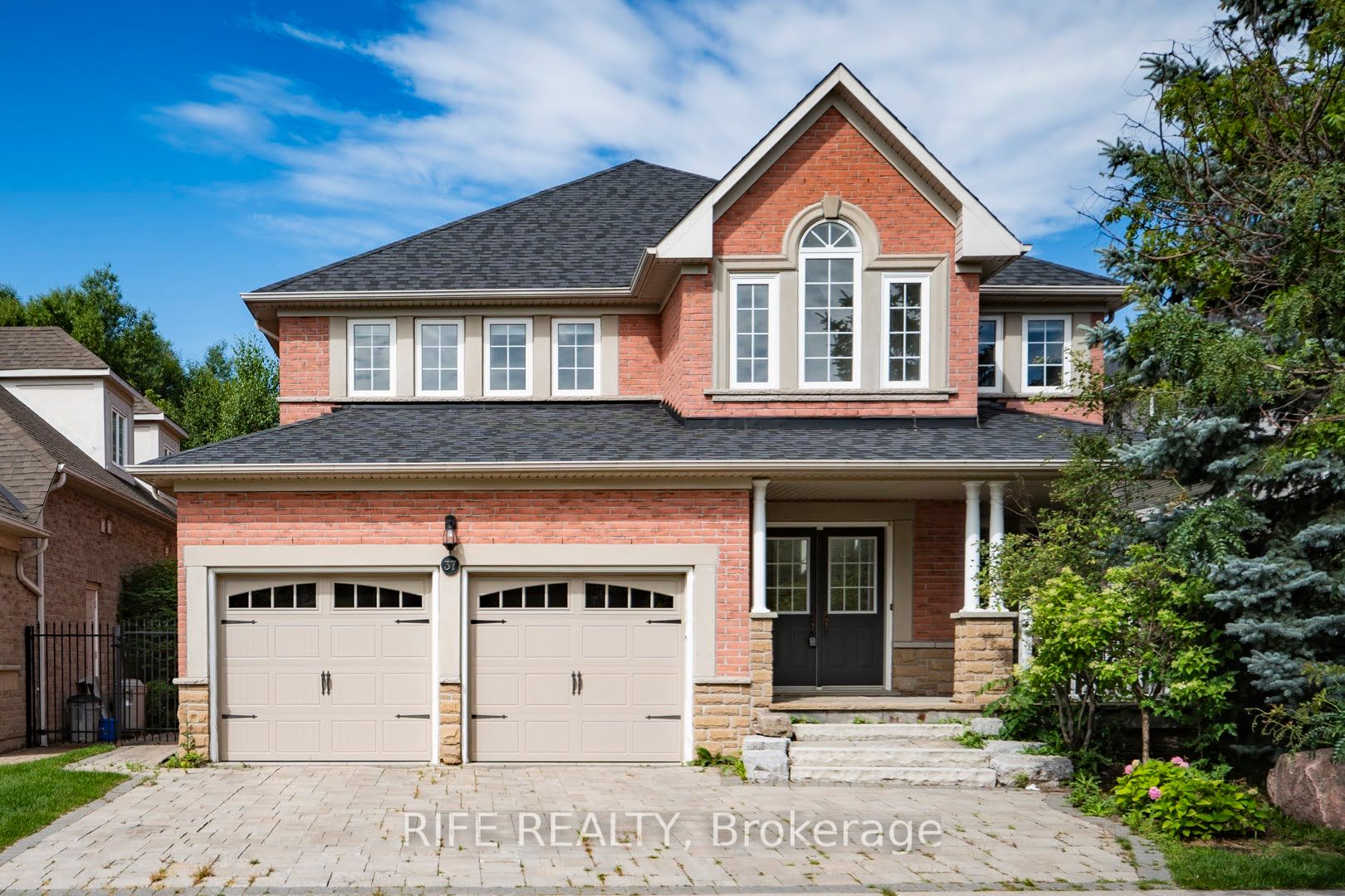 37 Burndenford Crescent Property Photo 1