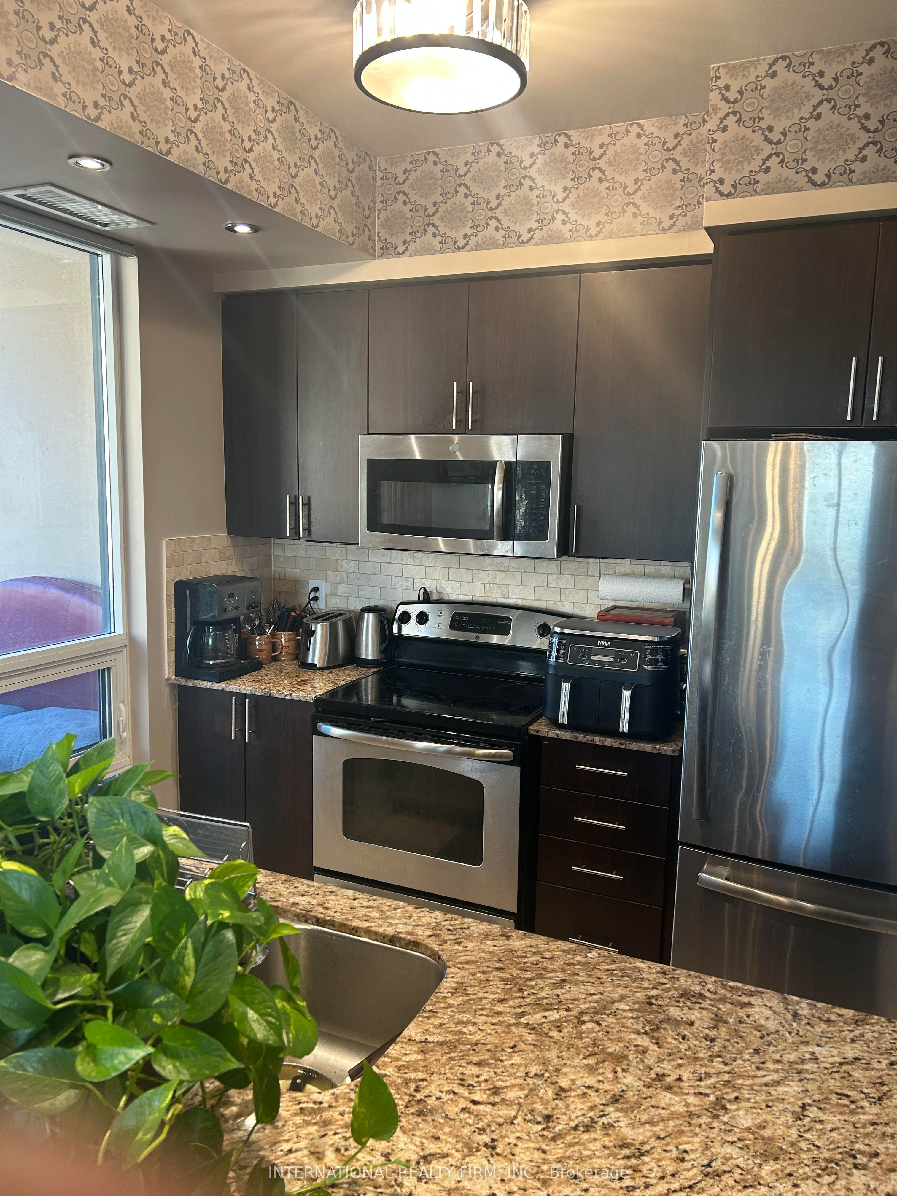 #1004 - 520 Steeles Avenue Property Photo 43