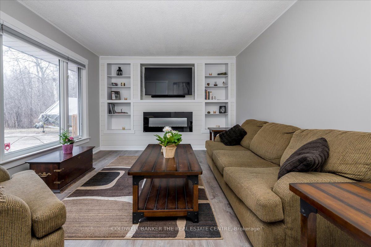 1121 Ferrier Ave Property Photo 6