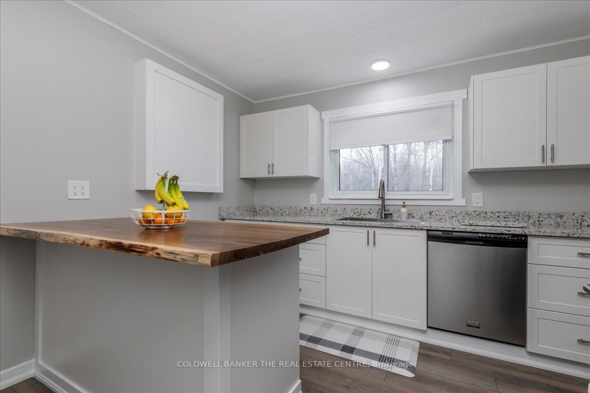 1121 Ferrier Ave Property Photo 9