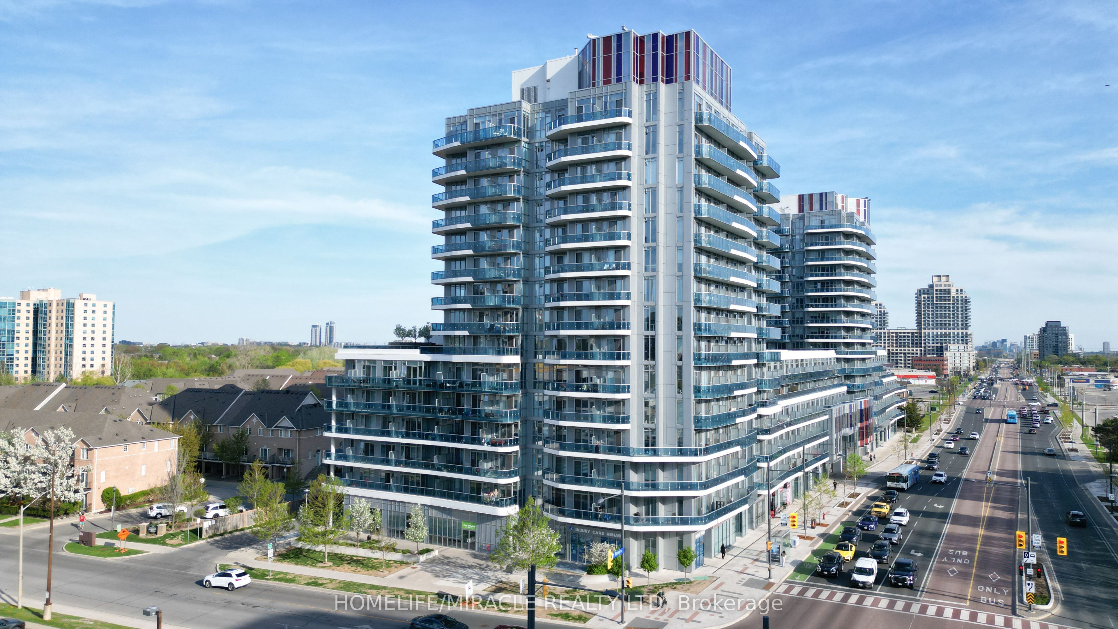 9471 Yonge St Property Photo 1