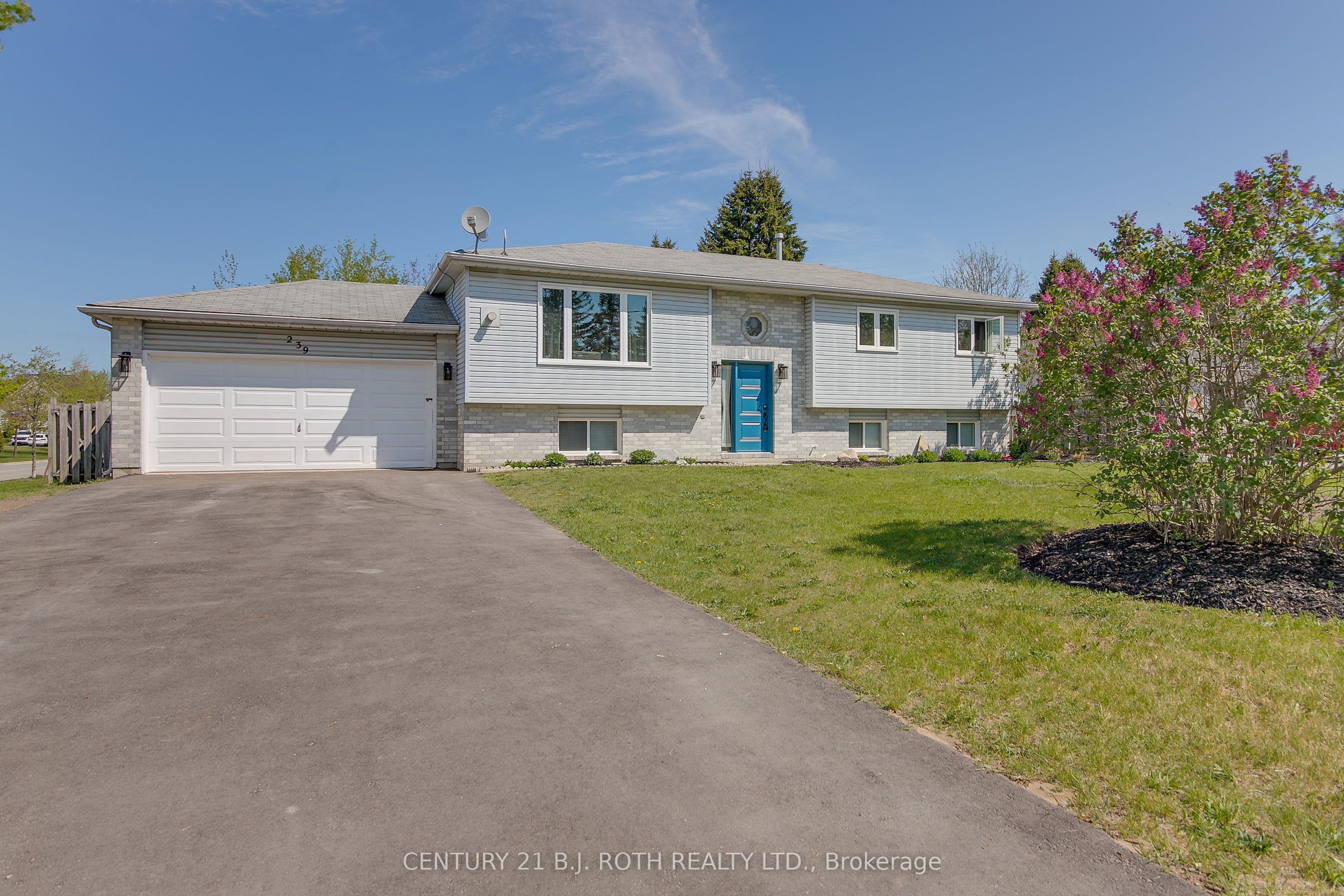 239 Centre Street Property Photo 1