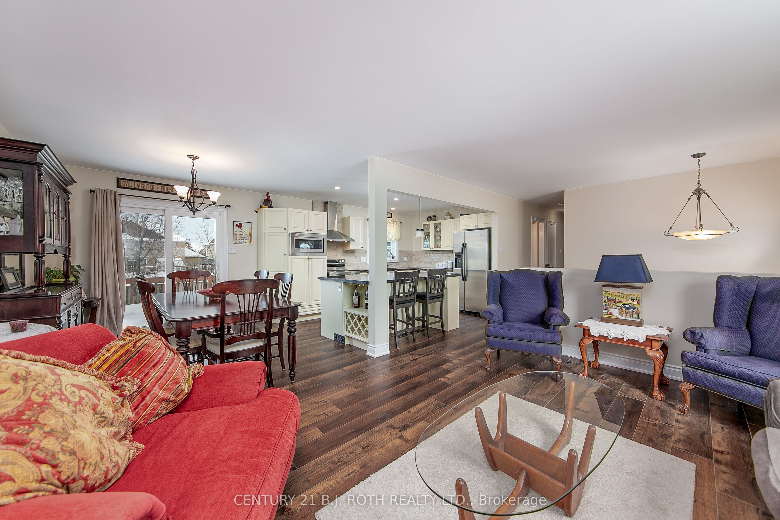 239 Centre Street Property Photo 5
