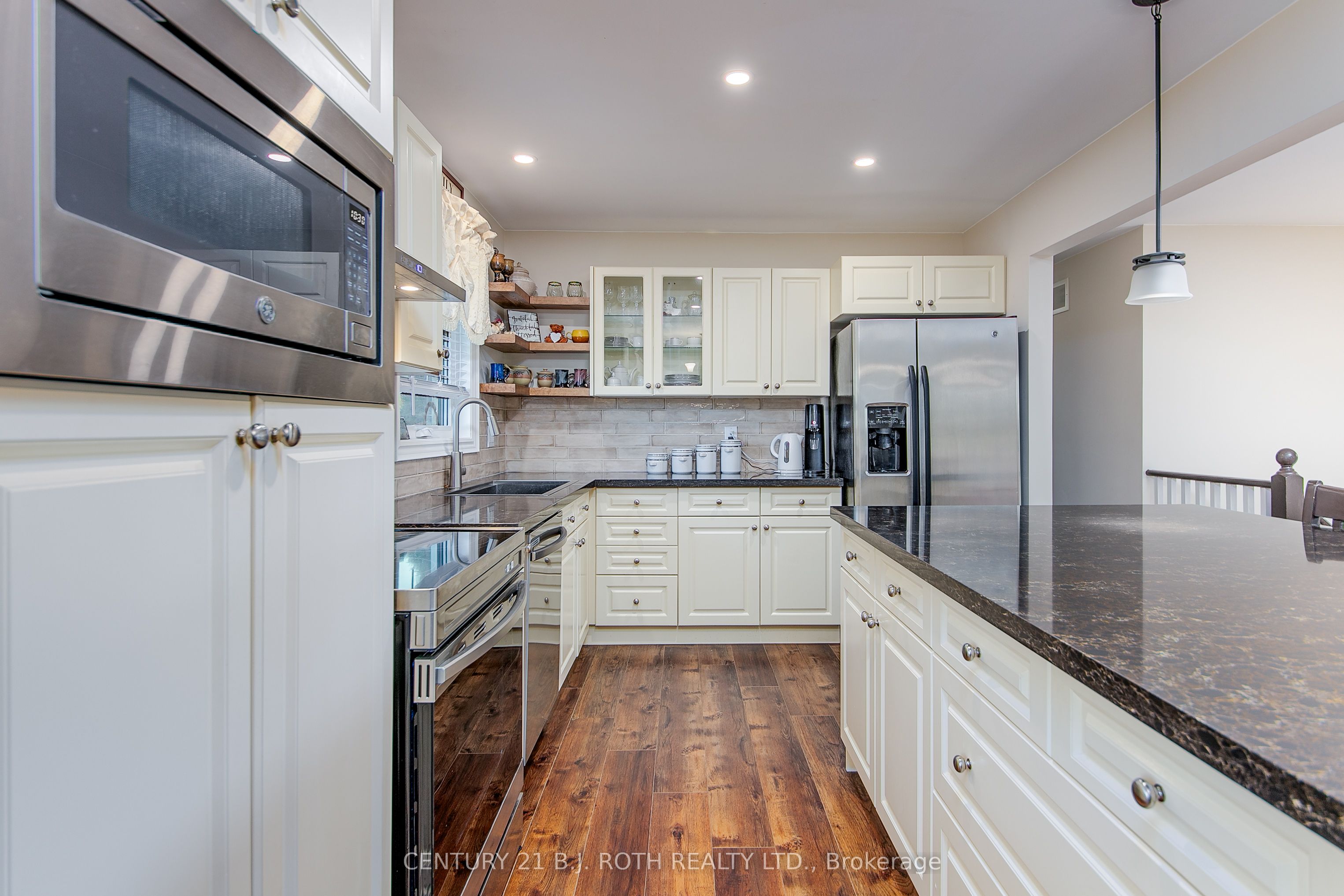 239 Centre Street Property Photo 7