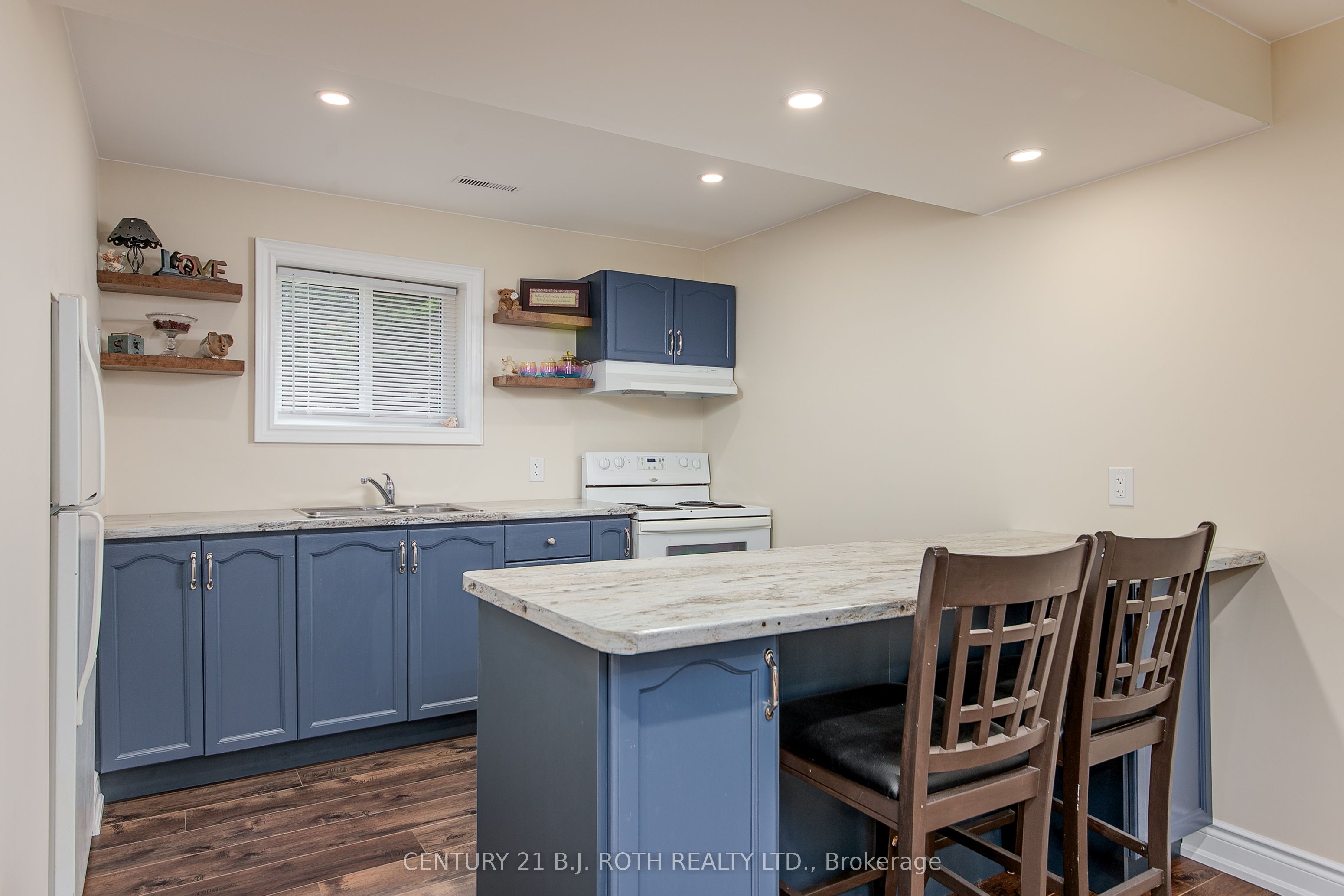 239 Centre Street Property Photo 21