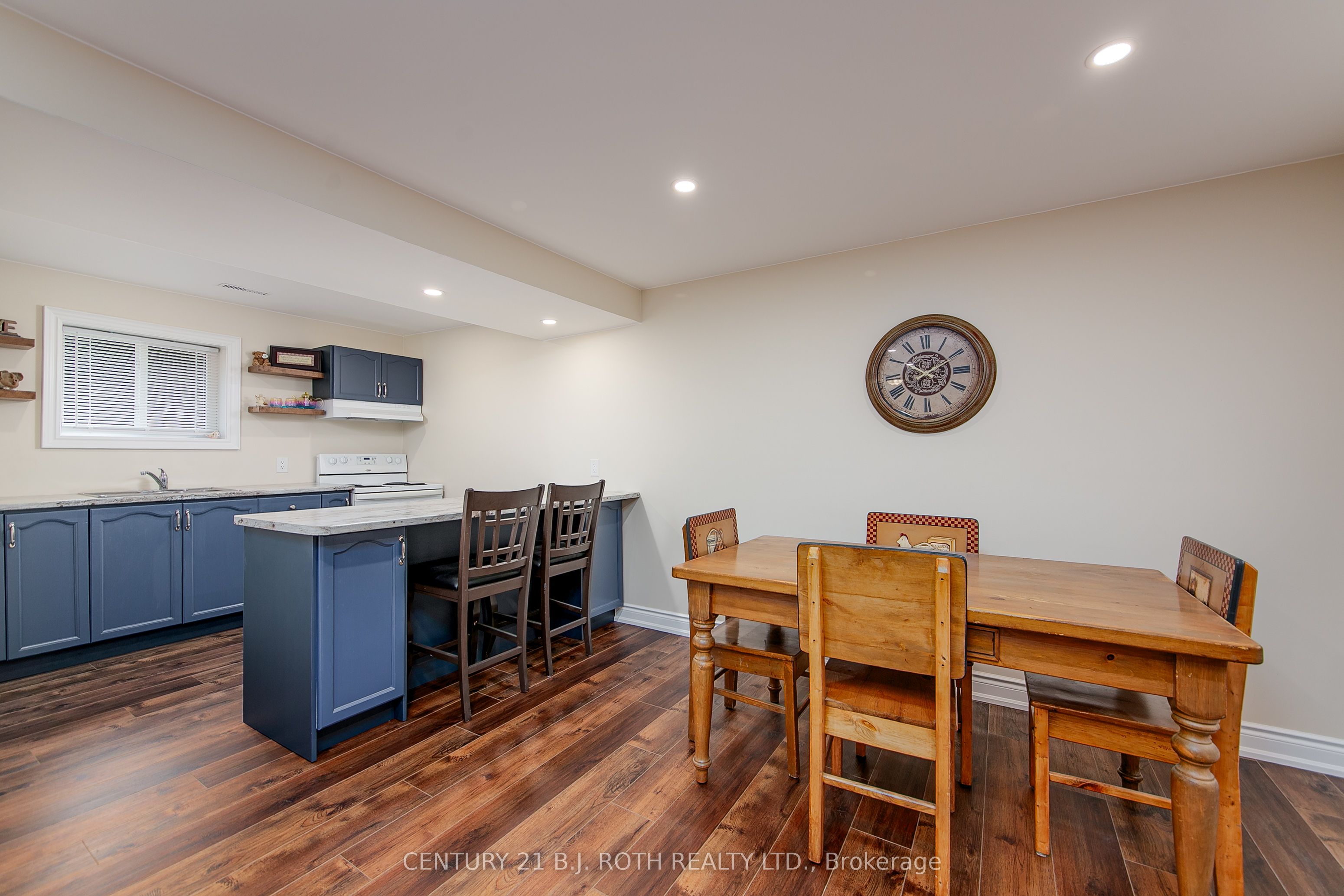 239 Centre Street Property Photo 22